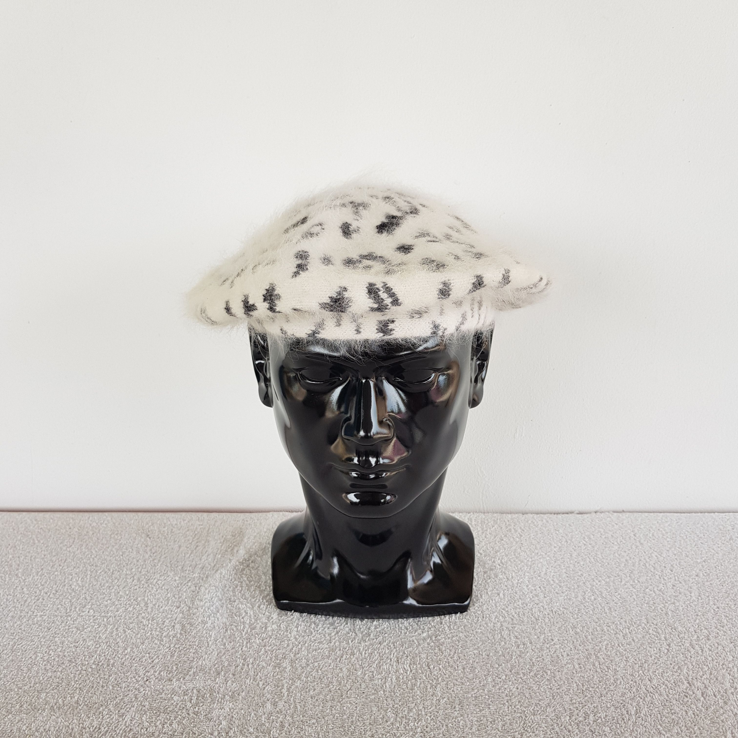 Vintage Albino Leopard Beanie Albino Leopard Faux Fur Barret Hats Size ONE SIZE - 2 Thumbnail