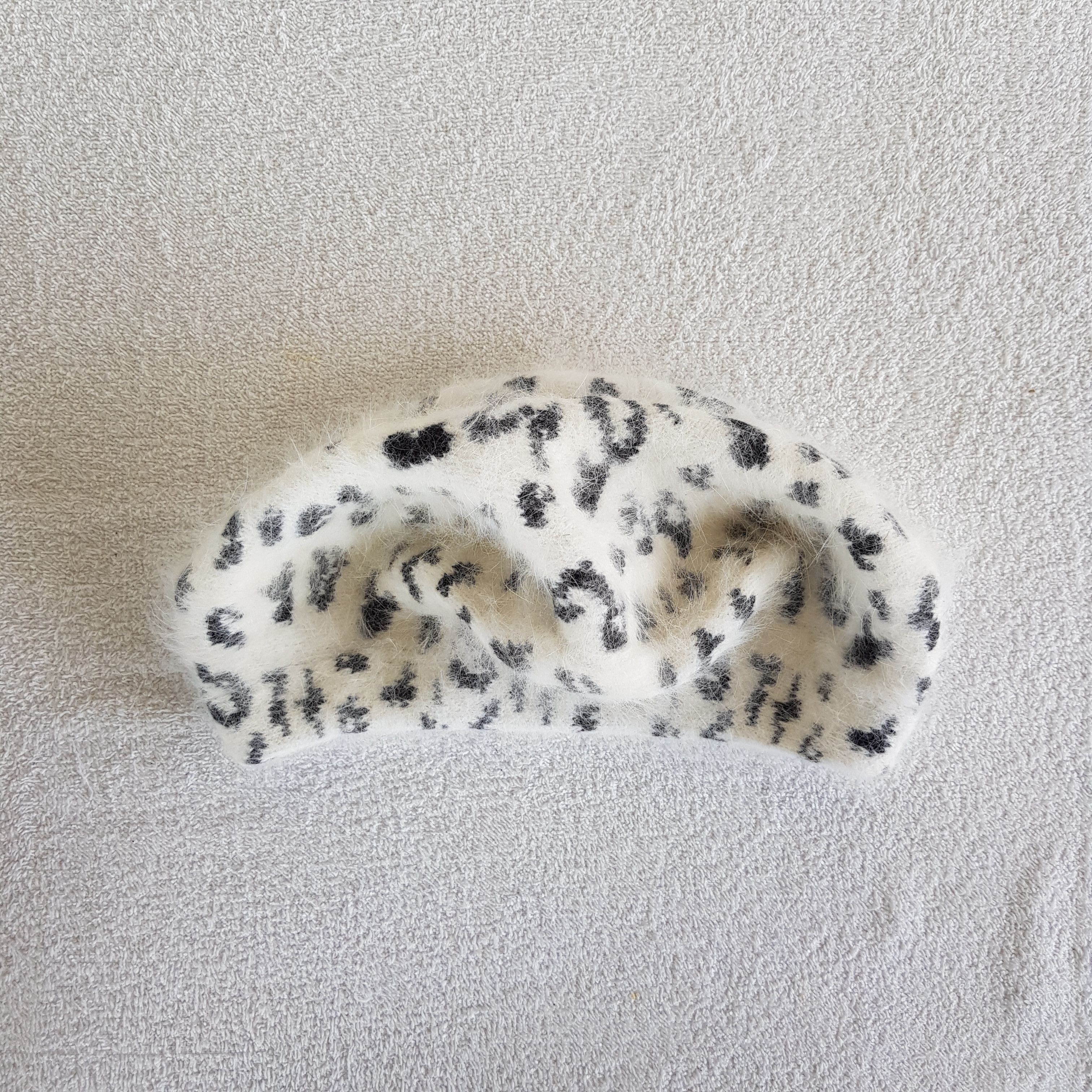 Vintage Albino Leopard Beanie Albino Leopard Faux Fur Barret Hats Size ONE SIZE - 6 Thumbnail