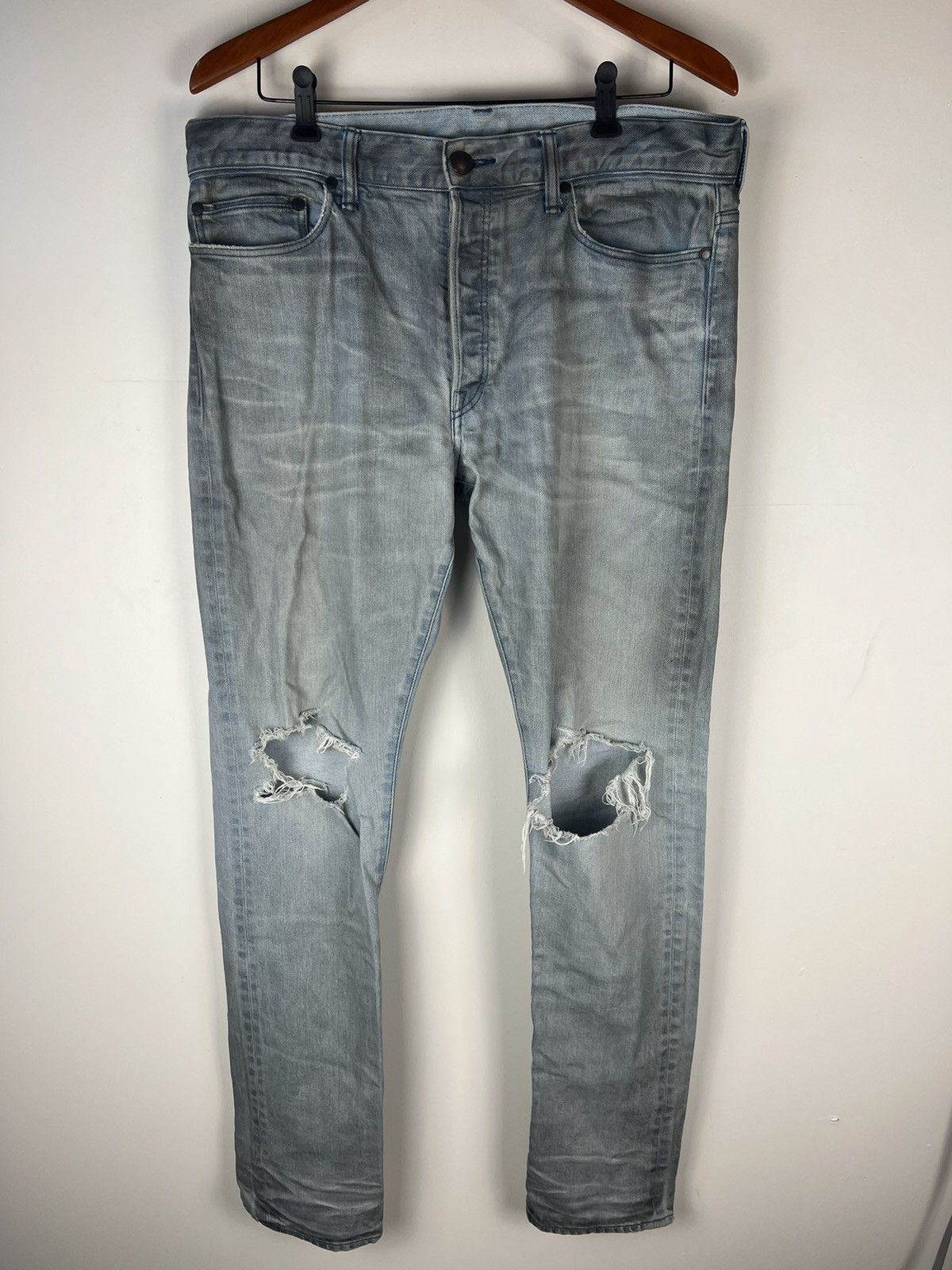 image of John Elliott Season Seven Knee Dirty Blowout Denim Jeans in Blue, Men's (Size 34)