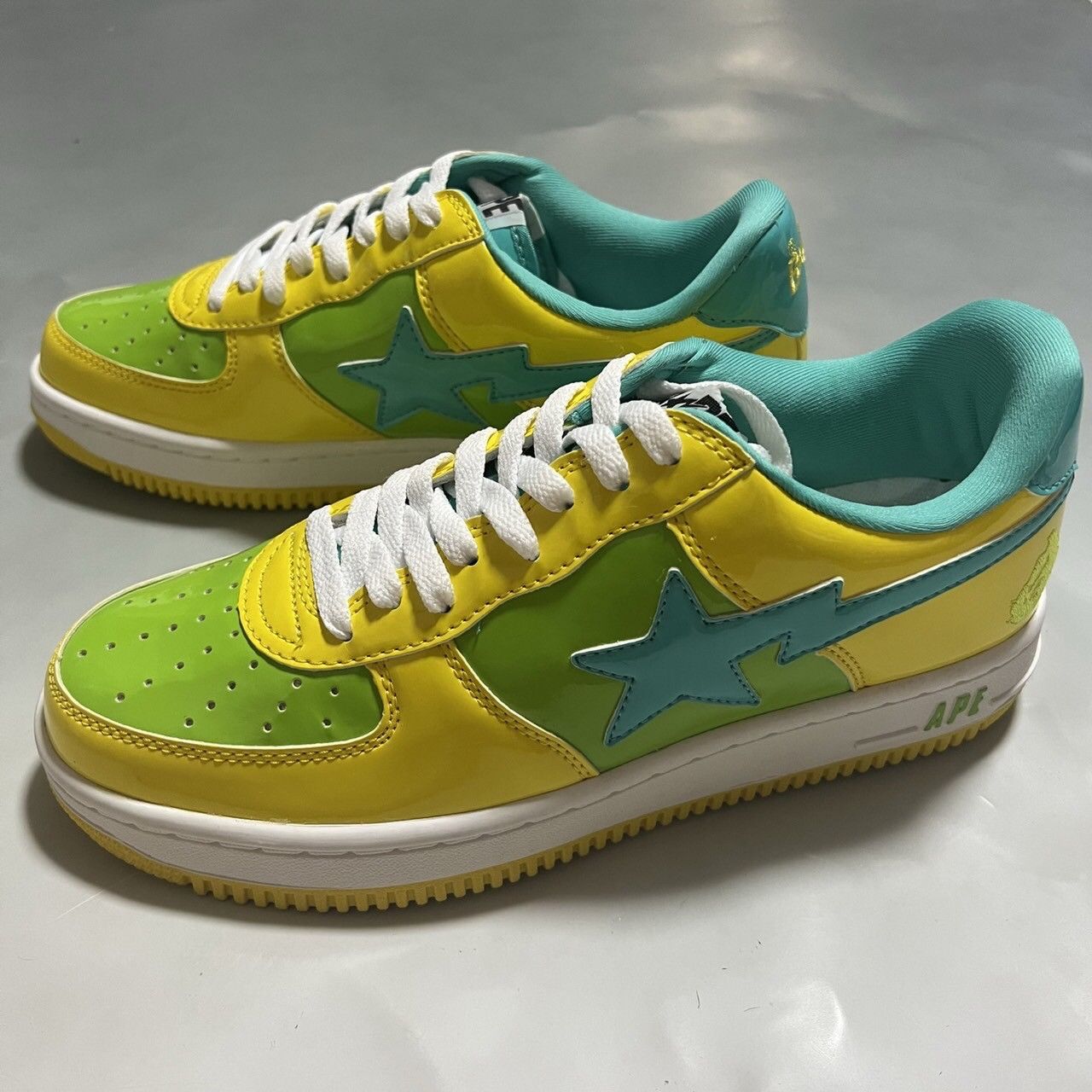 Bape 2006 BAPE sta hong kong city camo Size US 8 / EU 41 - 2 Thumbnail