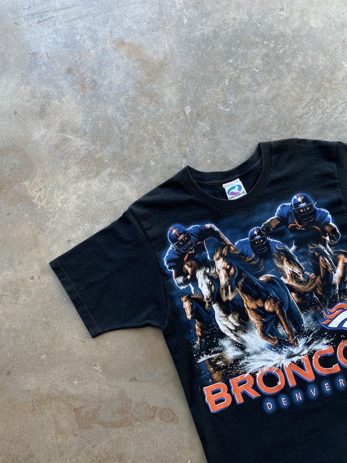 Liquid Blue Vintage Liquid Blue Denver Broncos Tee Black Medium 🥣🧊 NFL Size US M / EU 48-50 / 2 - 2 Thumbnail