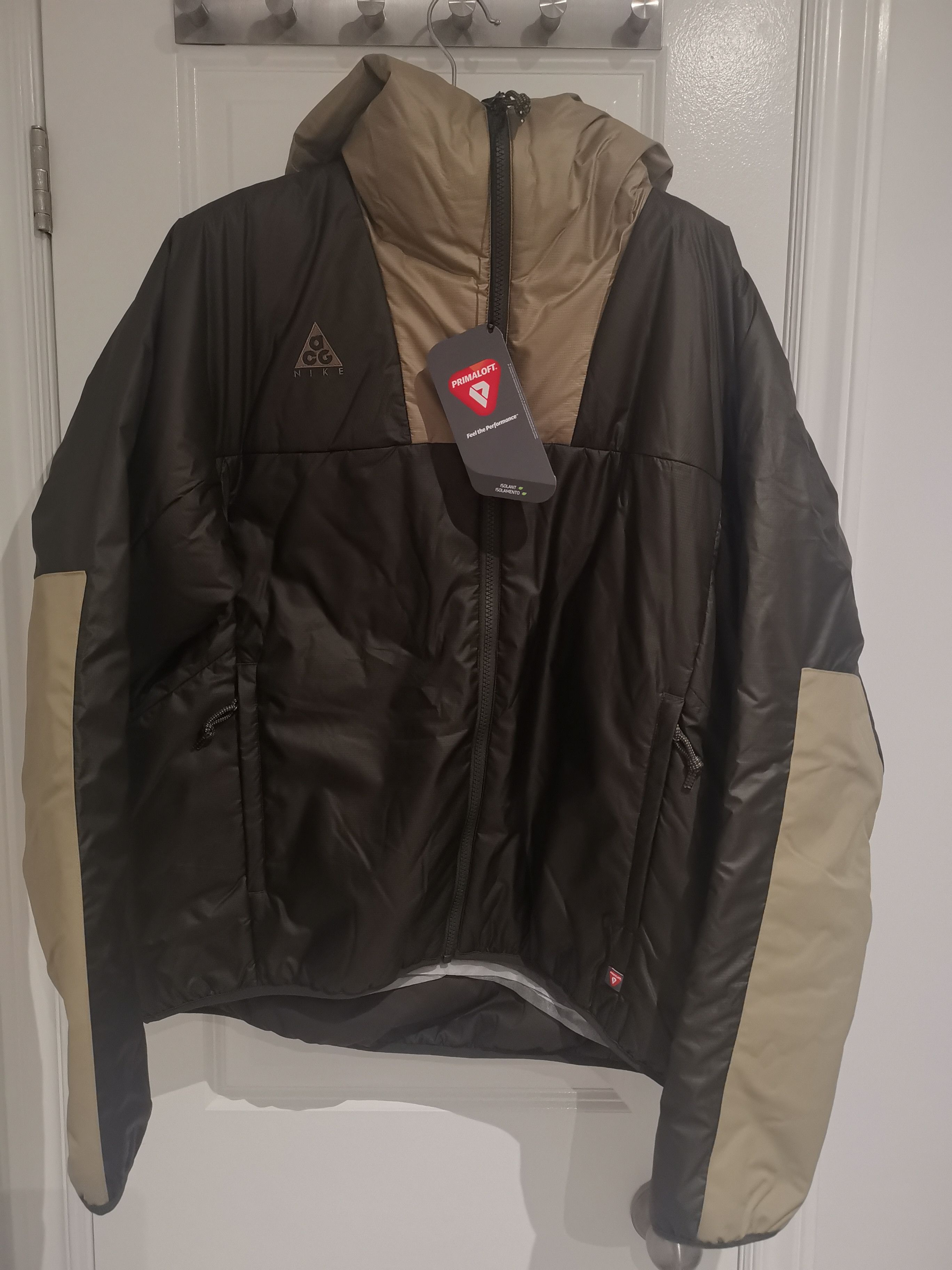 Nike ACG Khaki Insulated Jacket medium