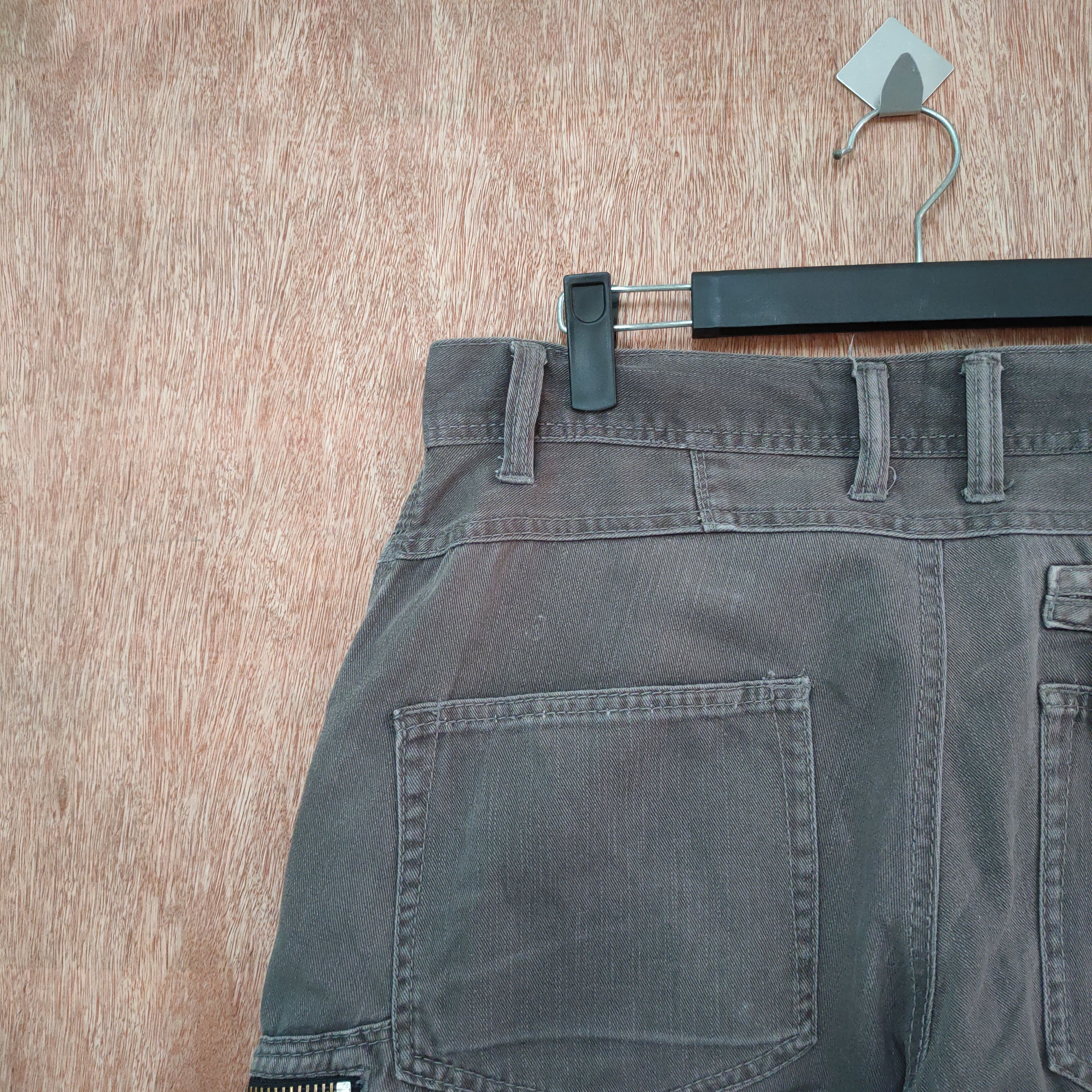 Japanese Brand JAPANESE BRAND 10 POCKET FADED VINTAGE CARGO PANTS Size US 32 / EU 48 - 14 Thumbnail