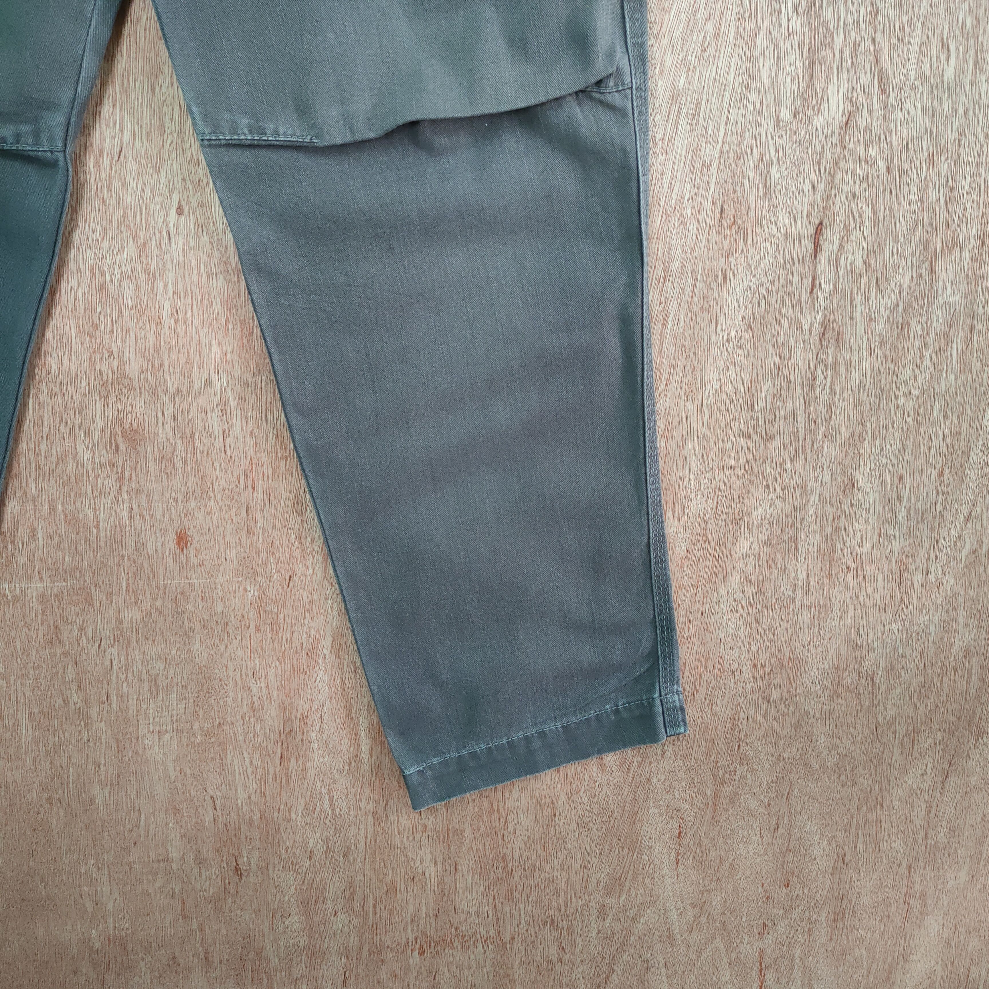 Japanese Brand JAPANESE BRAND 10 POCKET FADED VINTAGE CARGO PANTS Size US 32 / EU 48 - 16 Thumbnail