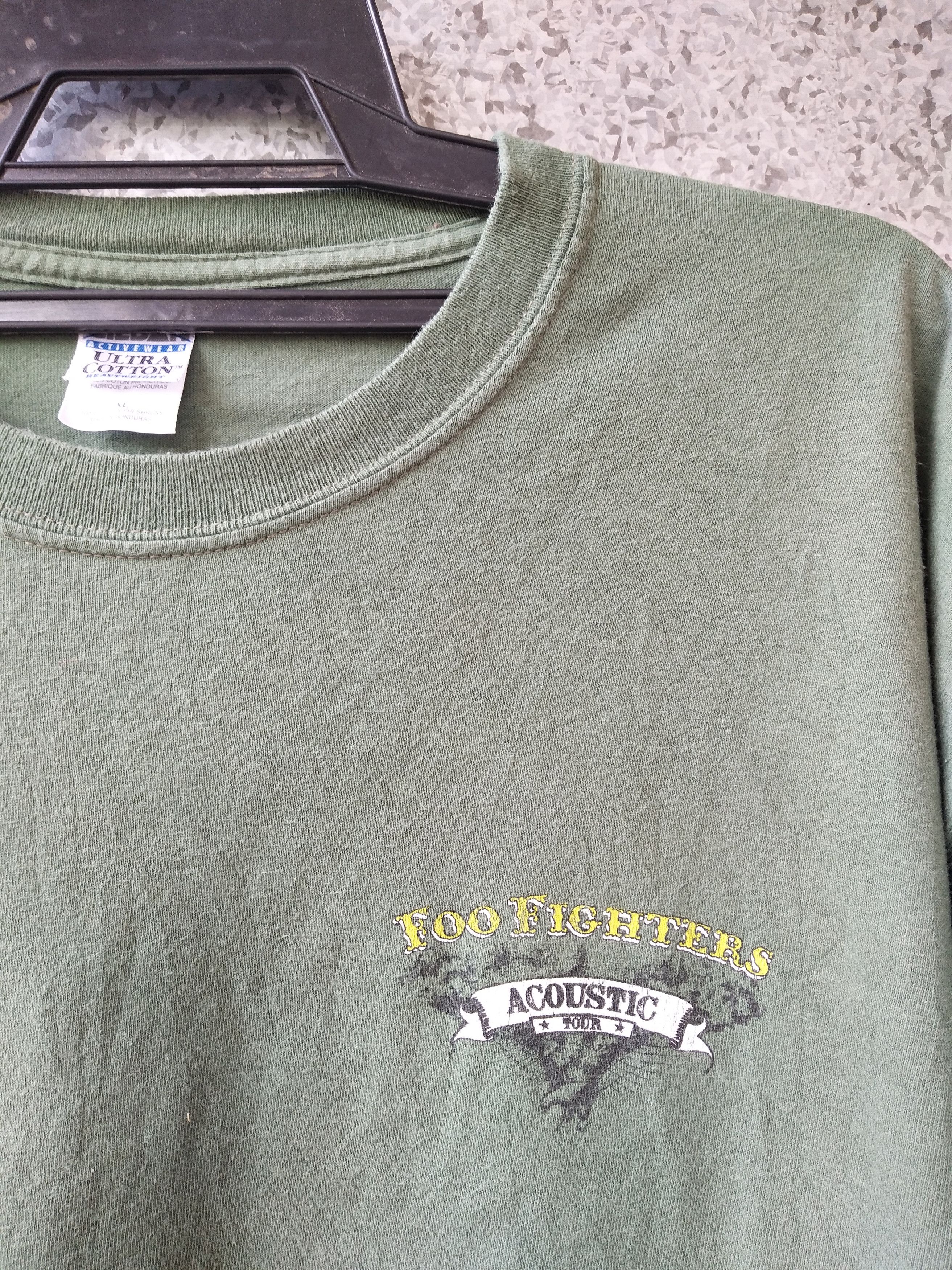 Band Tees 🔥 Vtg y2k Foo Fighters Tour Acoustic band tees Size US L / EU 52-54 / 3 - 3 Thumbnail