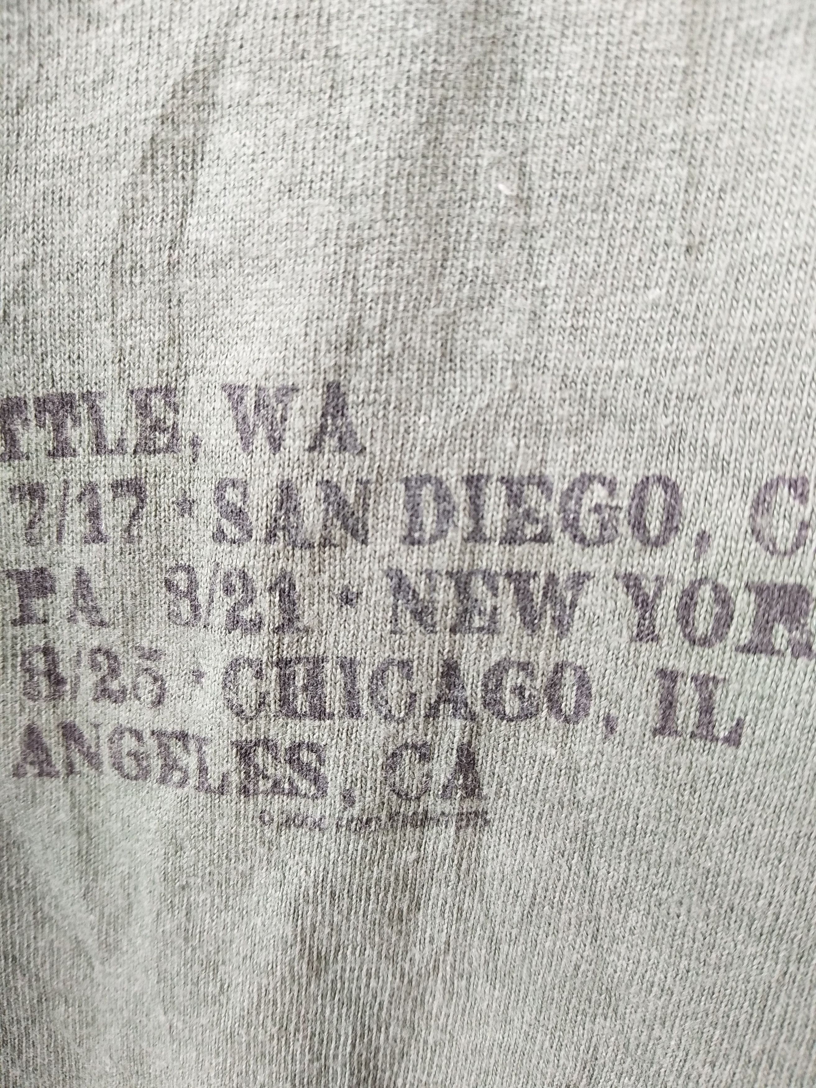 Band Tees 🔥 Vtg y2k Foo Fighters Tour Acoustic band tees Size US L / EU 52-54 / 3 - 5 Thumbnail