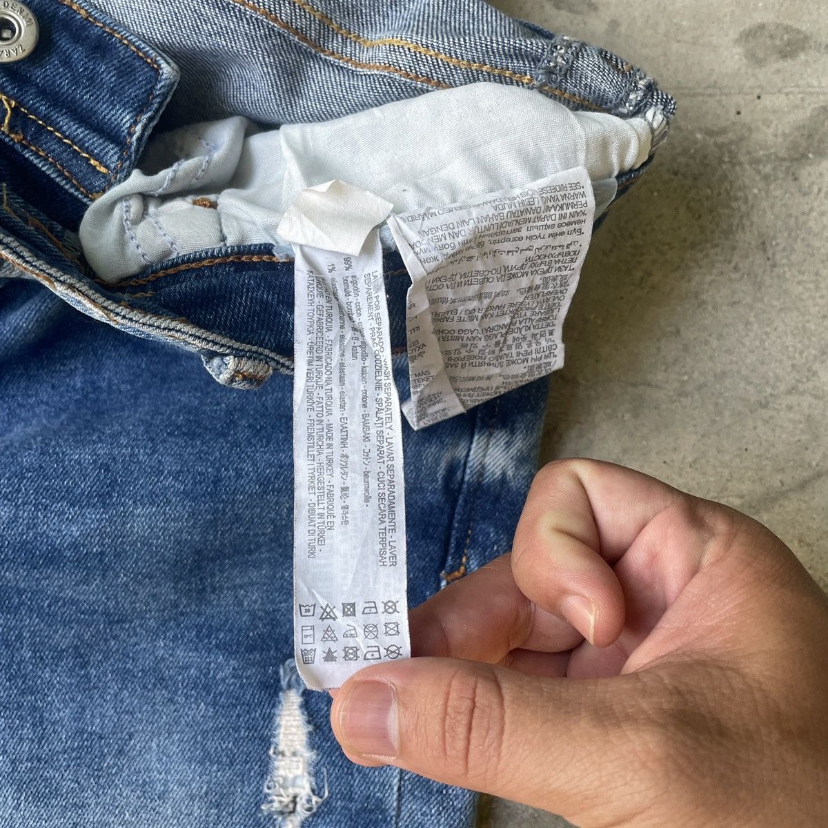 Other Vintage Zara Men THRASHED Distressed Jeans Denim Pants Size US 31 - 7 Thumbnail