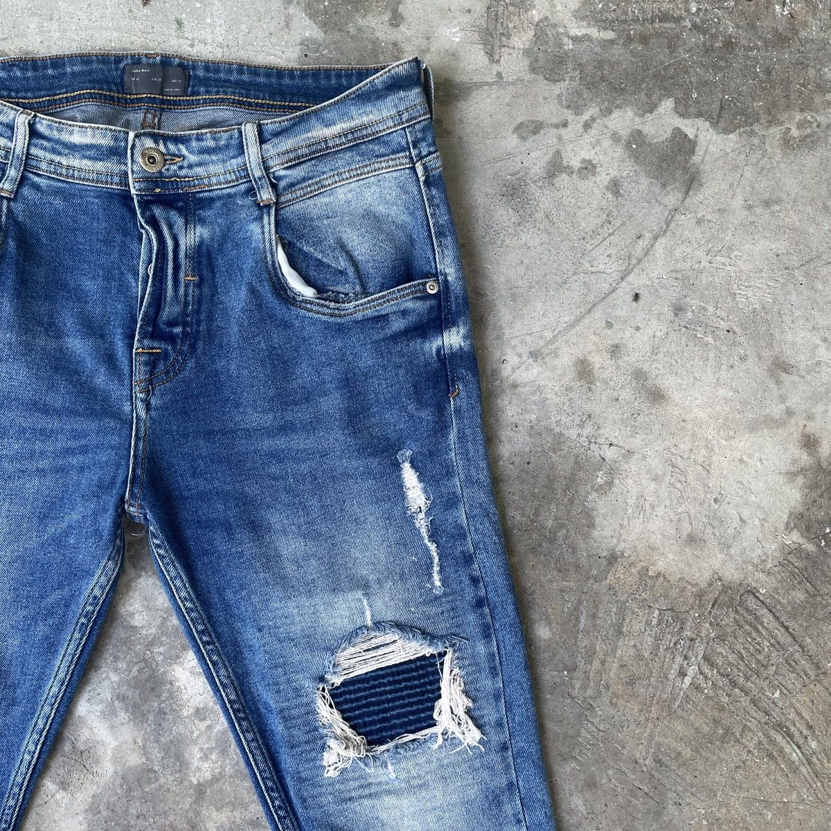 Other Vintage Zara Men THRASHED Distressed Jeans Denim Pants Size US 31 - 4 Thumbnail