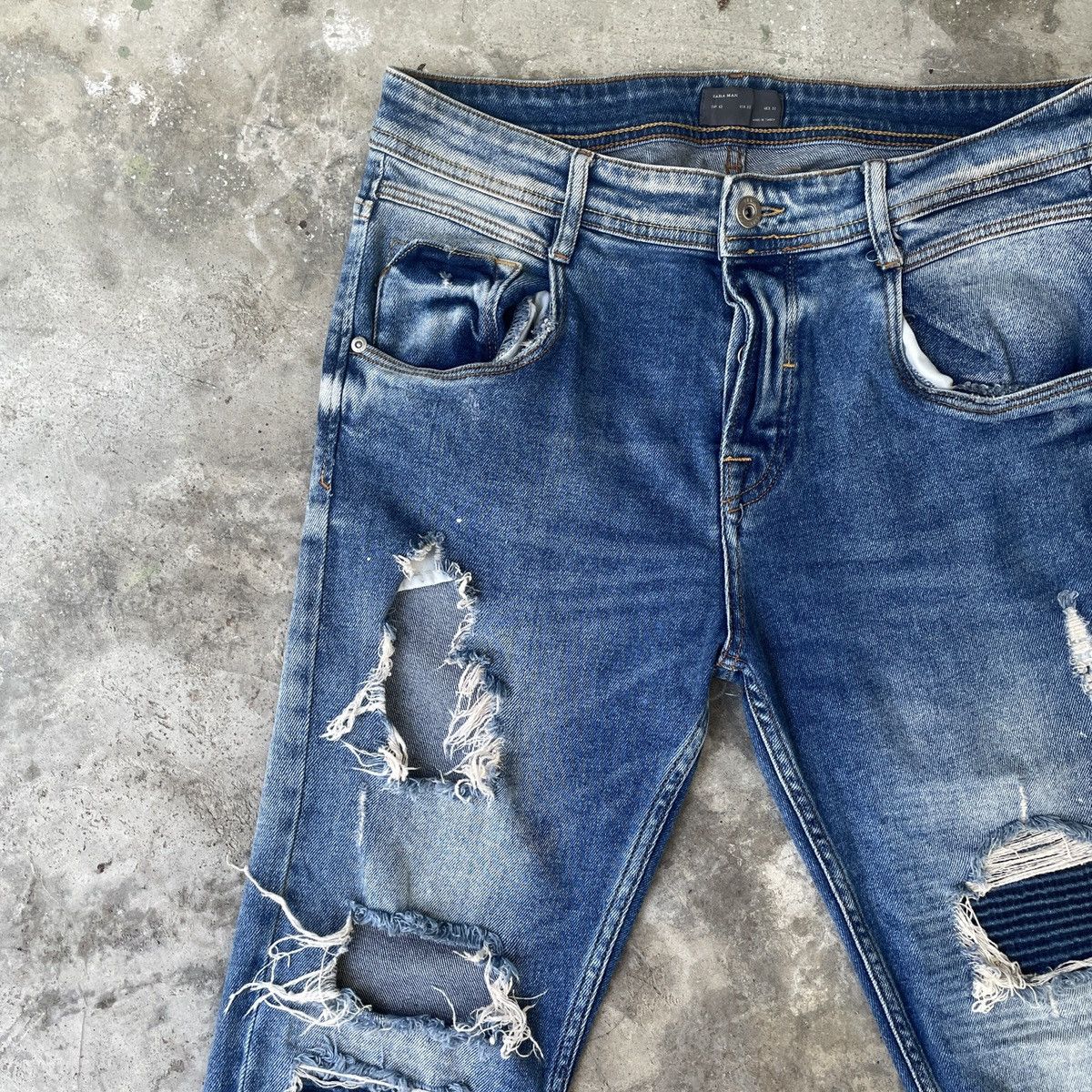 Other Vintage Zara Men THRASHED Distressed Jeans Denim Pants Size US 31 - 3 Thumbnail