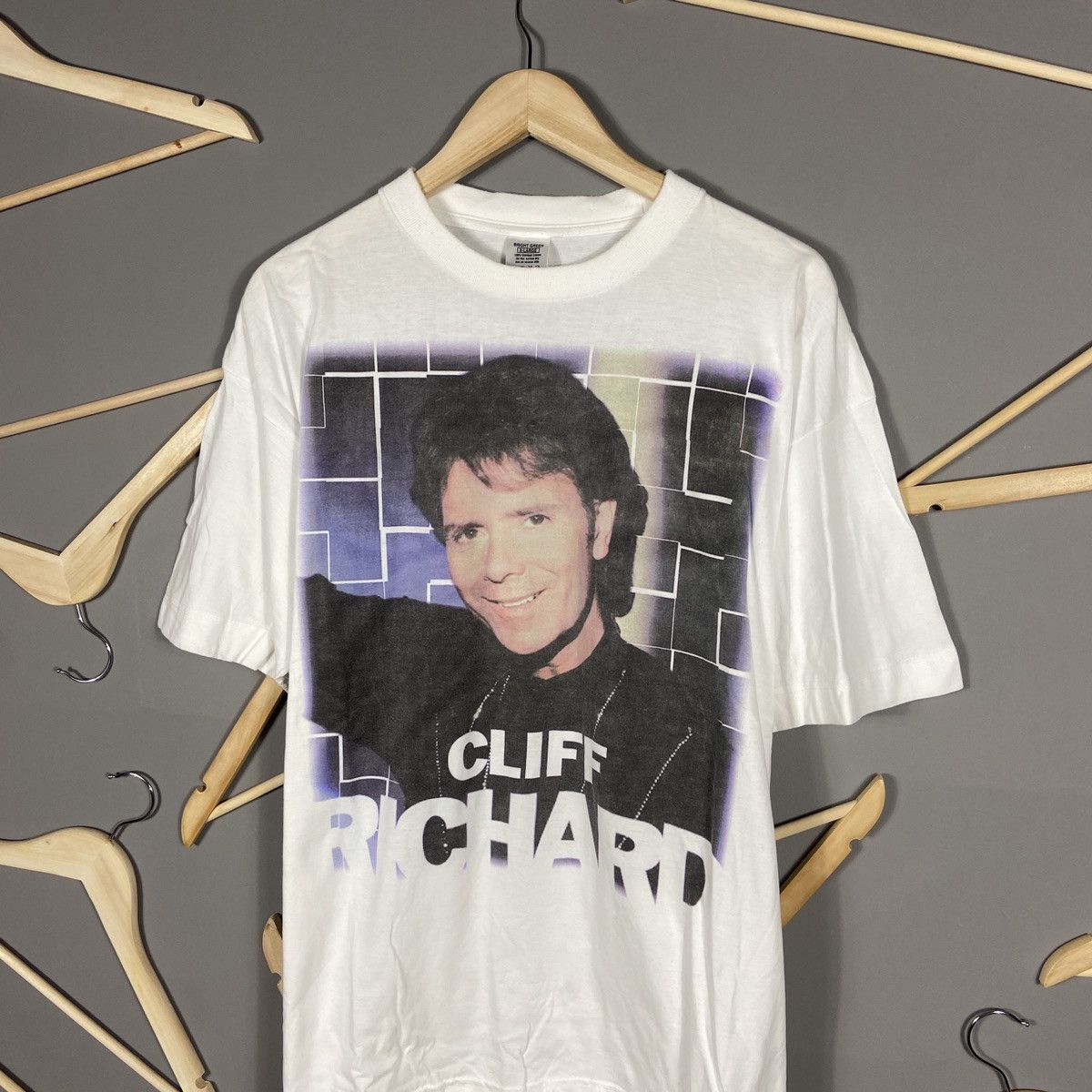 Band Tees Vintage 1993 Cliff Richard tour t-shirt Size US XL / EU 56 / 4 - 3 Thumbnail