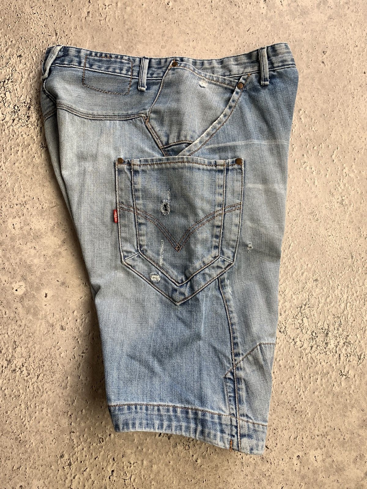 Distressed Denim Cargo Shorts Levi’s Vintage Y2k shorts