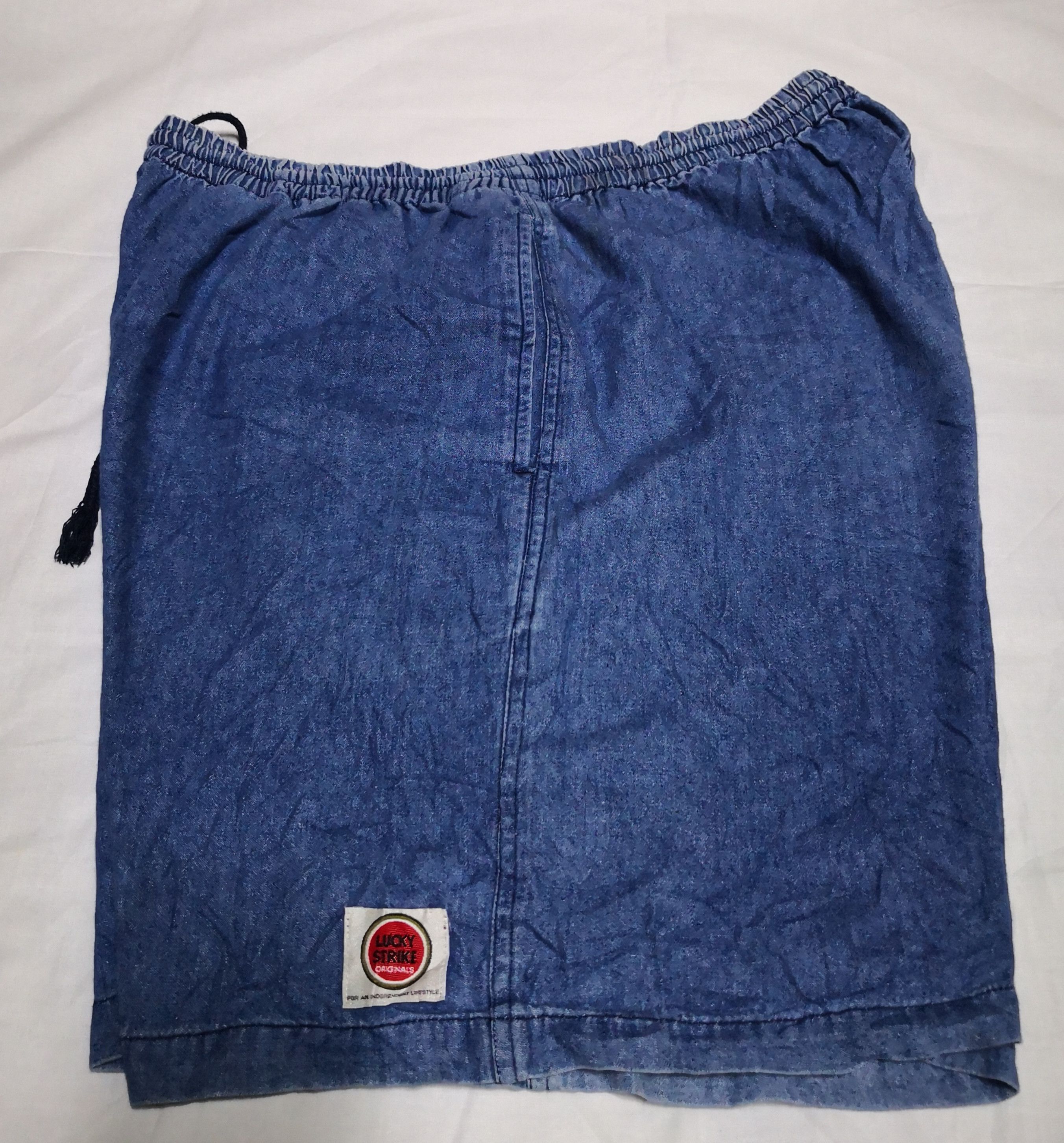 Vintage Vintage Lucky Strike Denim Shorts Size US 32 / EU 48 - 4 Thumbnail