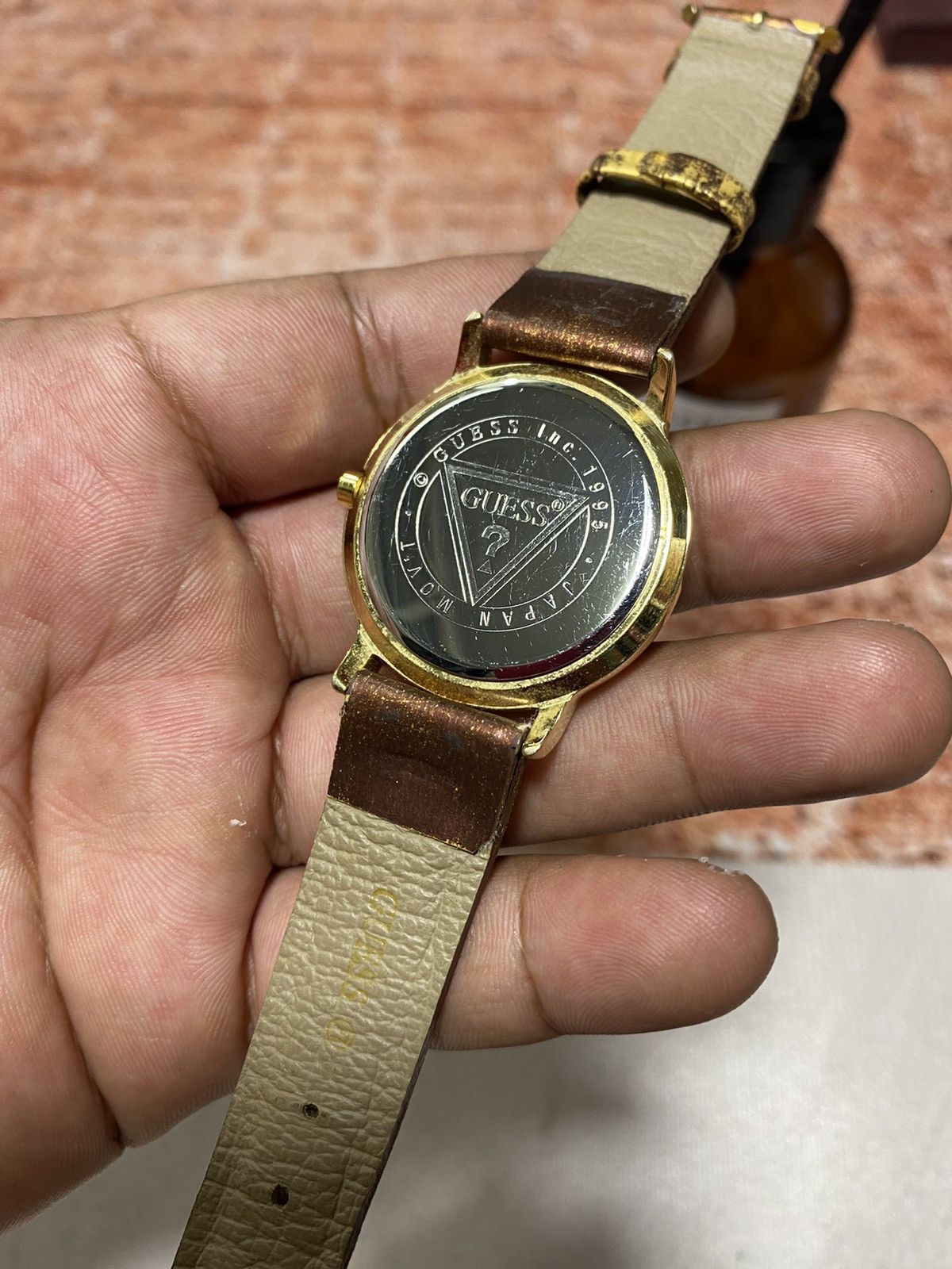 Guess × Hypebeast VINTAGE GUESS ASYMMETRICAL QUARTZ WATCH Size ONE SIZE - 3 Thumbnail