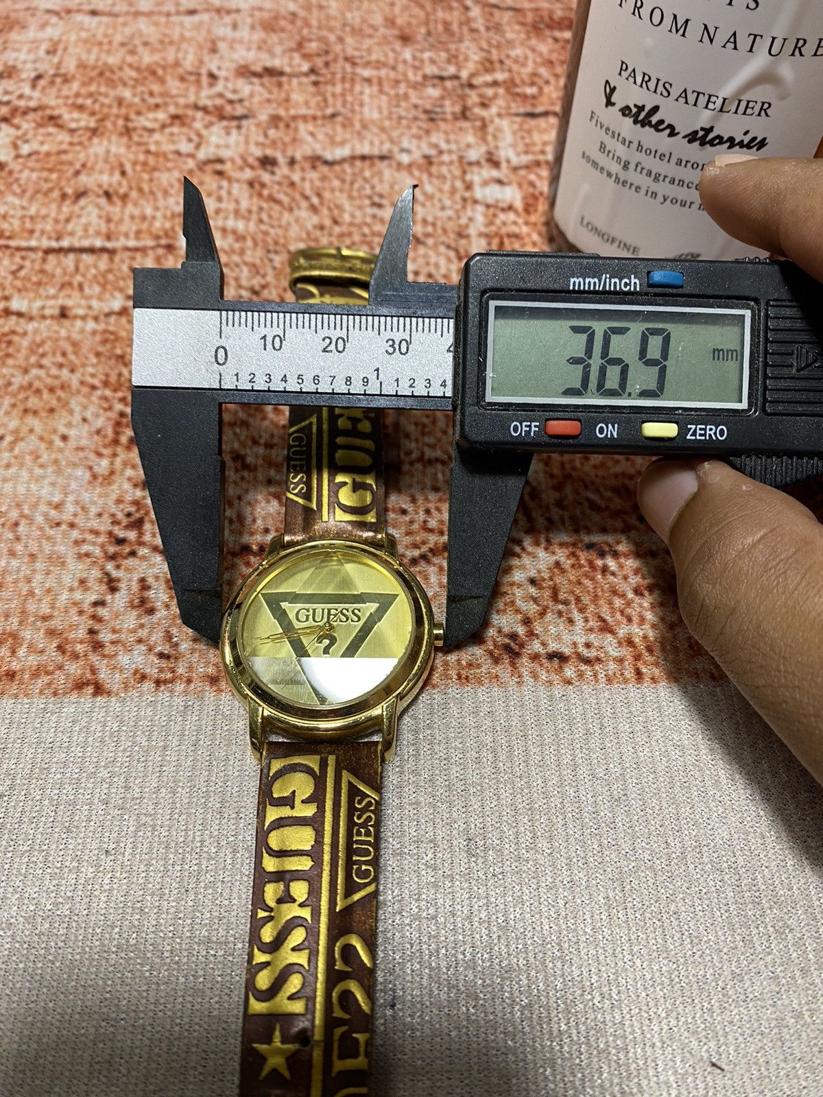 Guess × Hypebeast VINTAGE GUESS ASYMMETRICAL QUARTZ WATCH Size ONE SIZE - 5 Thumbnail