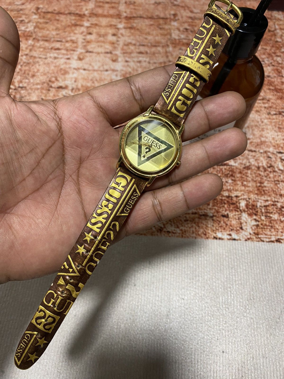 Guess × Hypebeast VINTAGE GUESS ASYMMETRICAL QUARTZ WATCH Size ONE SIZE - 1 Thumbnail