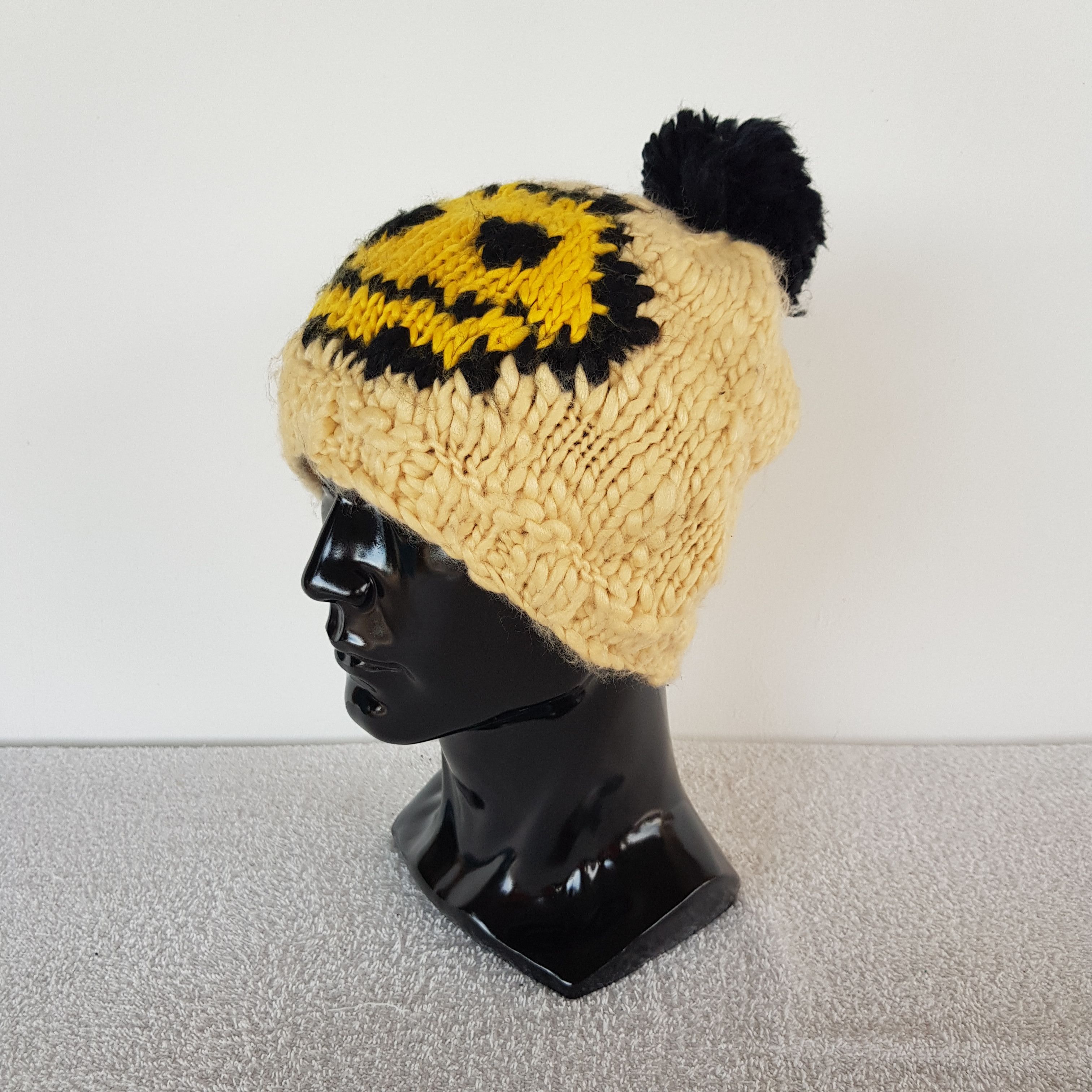 Japanese Brand × Vintage Smile Face Beanie Snow Cap alike Kapital Hats Knitted Size ONE SIZE - 1 Thumbnail