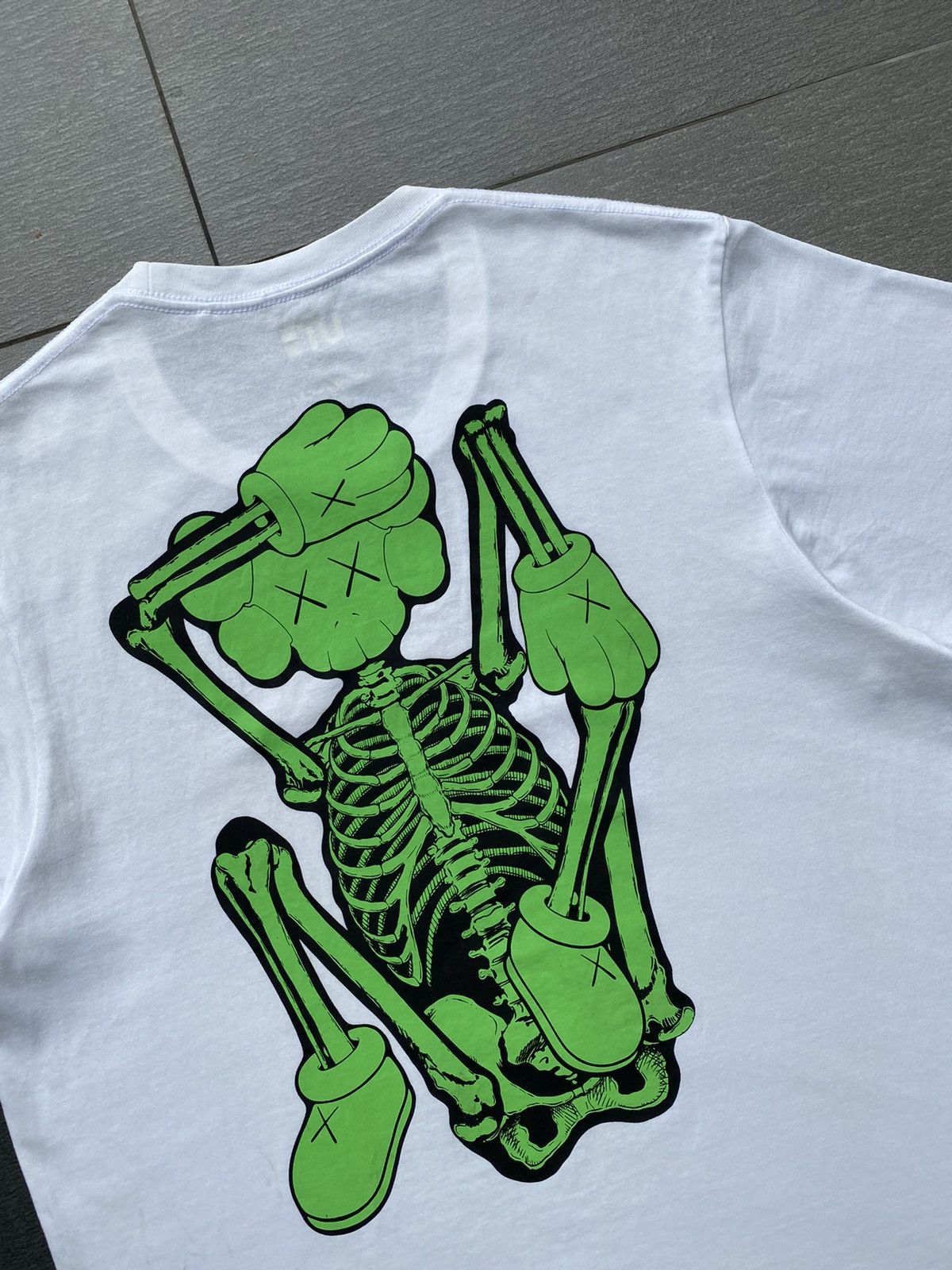 Kaws × Uniqlo SS2016 UT Collection UNIQLO x KAWS Skeleton OG Design Size US L / EU 52-54 / 3 - 7 Thumbnail