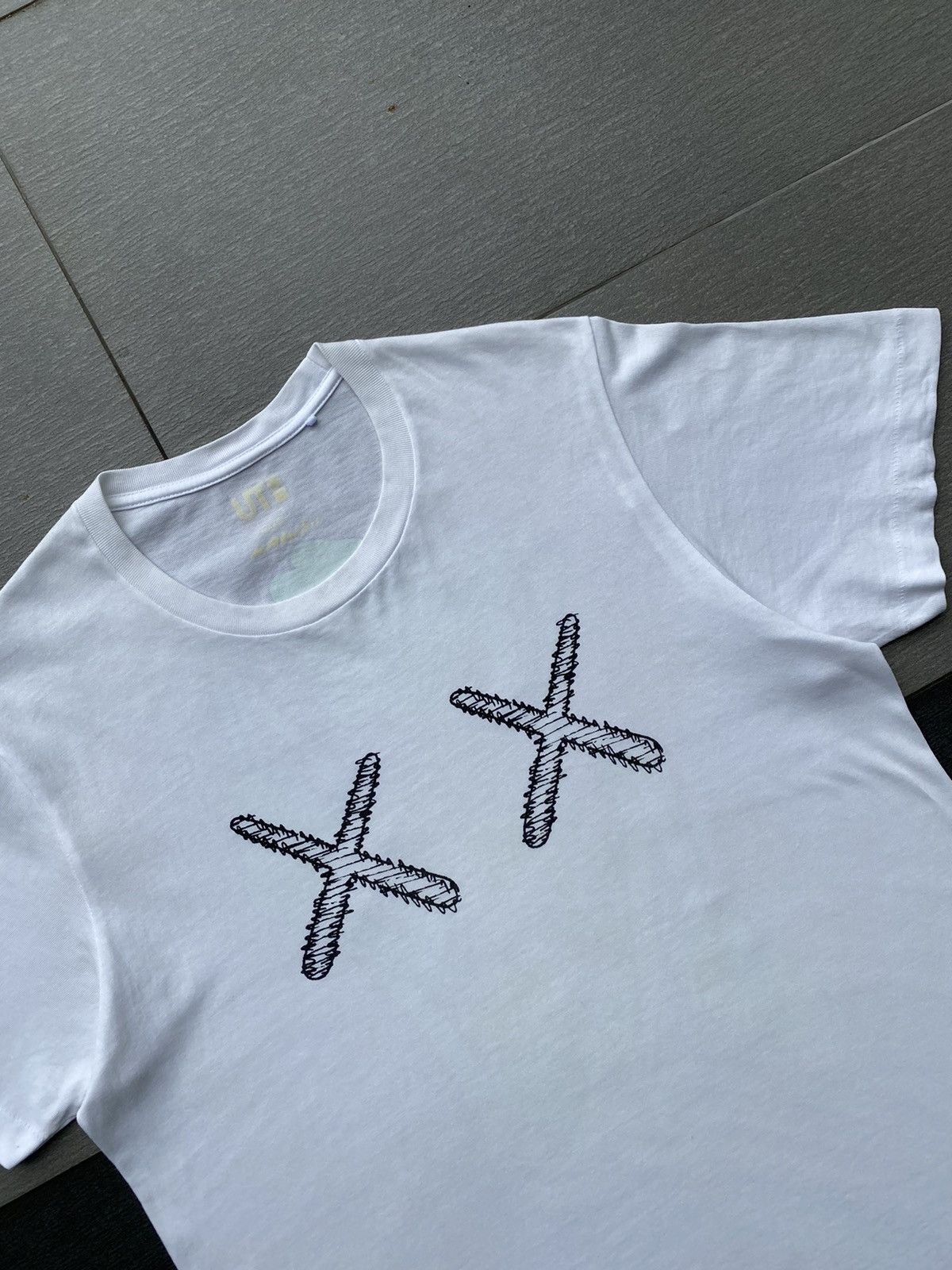 Kaws × Uniqlo SS2016 UT Collection UNIQLO x KAWS Skeleton OG Design Size US L / EU 52-54 / 3 - 3 Thumbnail