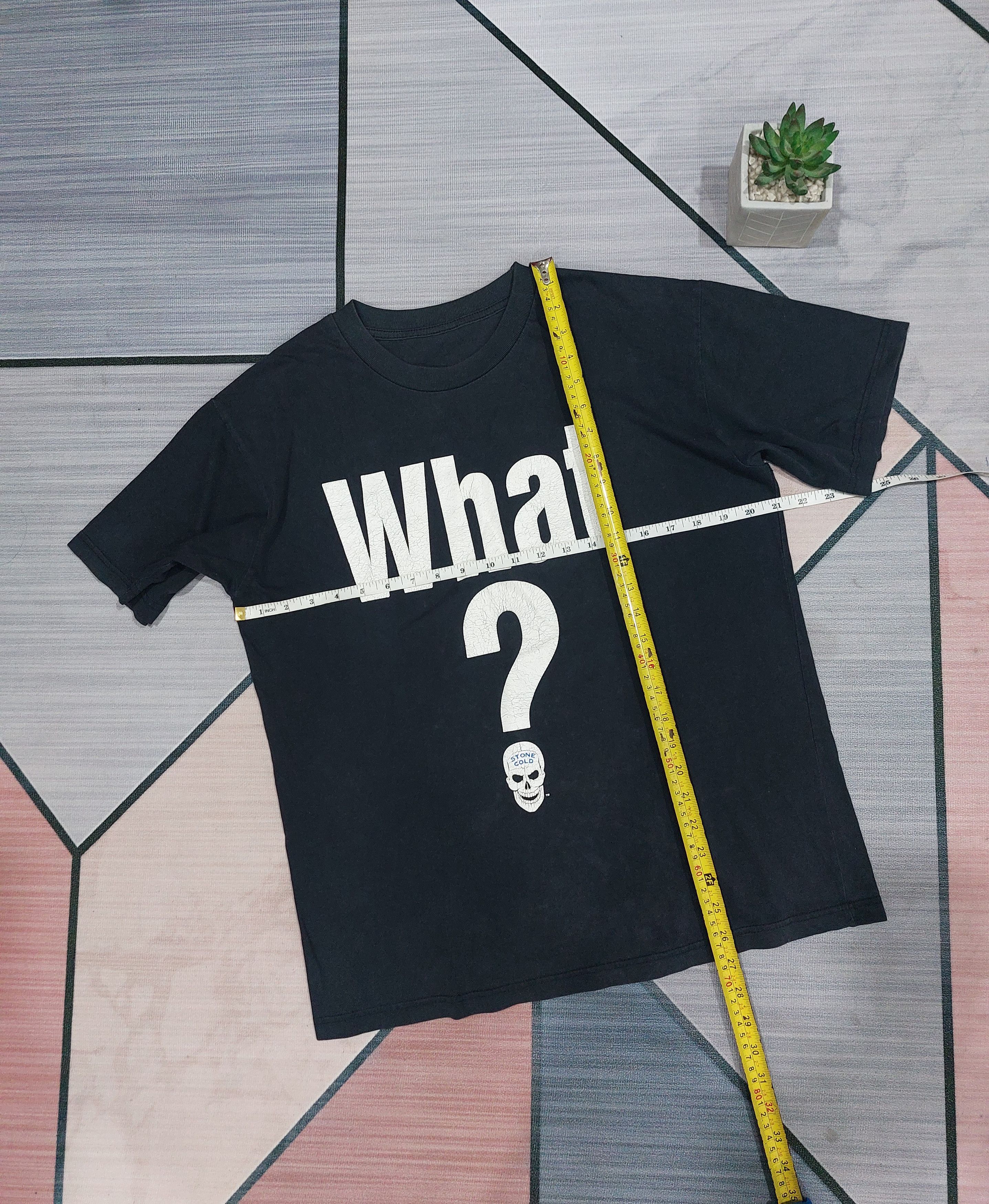 WWF 💥VINTAGE STONE COLD WHAT? 2002 FADED..SMALL RIP UNDERARM Size US M / EU 48-50 / 2 - 6 Thumbnail