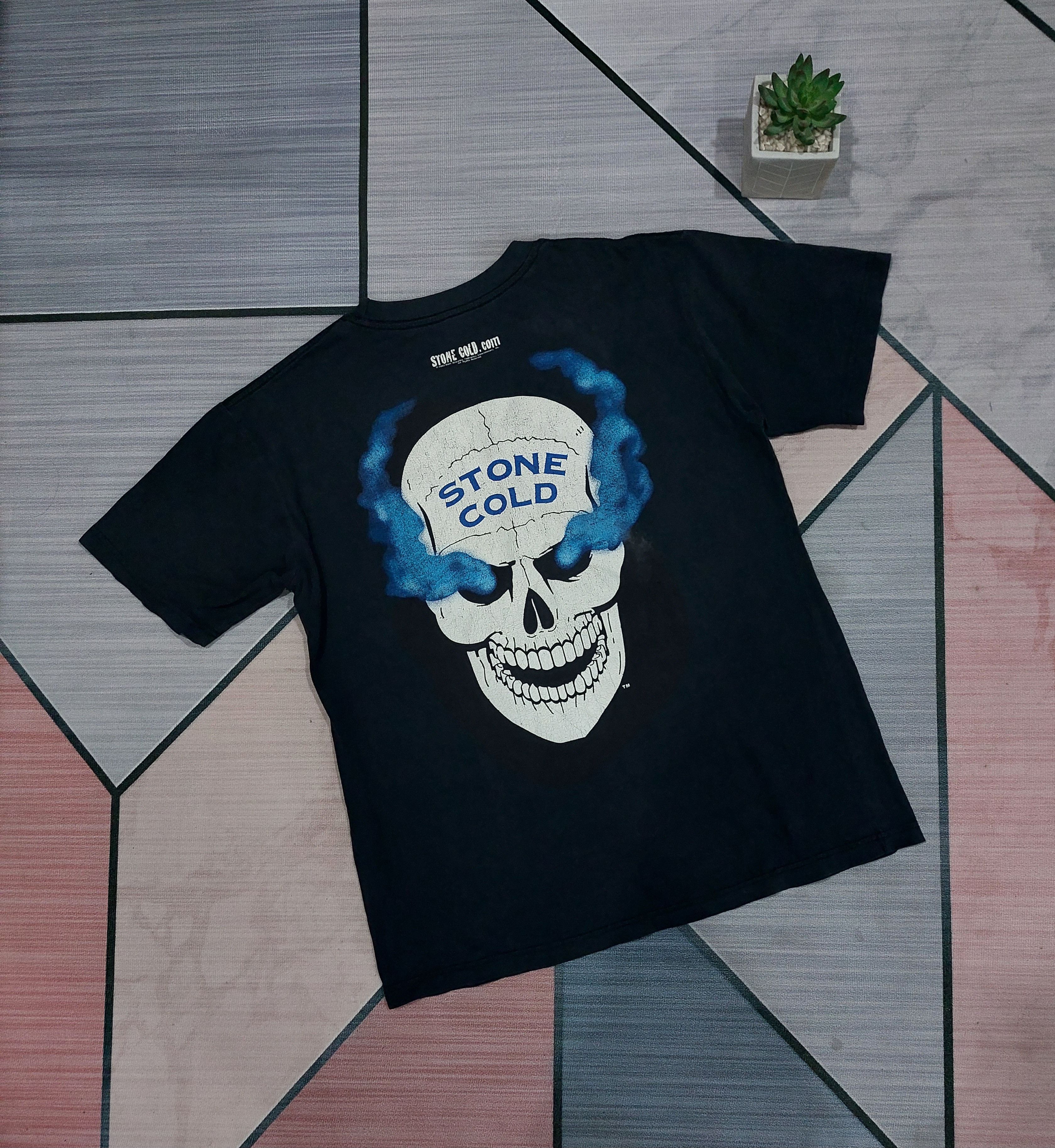 WWF 💥VINTAGE STONE COLD WHAT? 2002 FADED..SMALL RIP UNDERARM Size US M / EU 48-50 / 2 - 1 Thumbnail