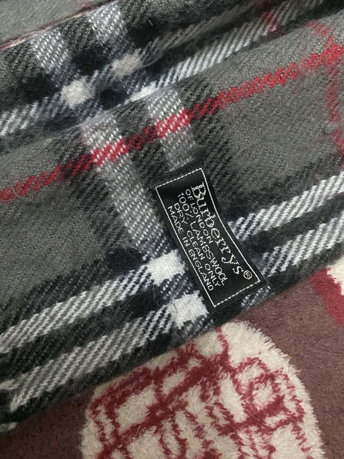 Burberry × Vintage 🏴󠁧󠁢󠁥󠁮󠁧󠁿Burberry LambsWool Scarf / Muffler / Neckwear England Size ONE SIZE - 4 Thumbnail