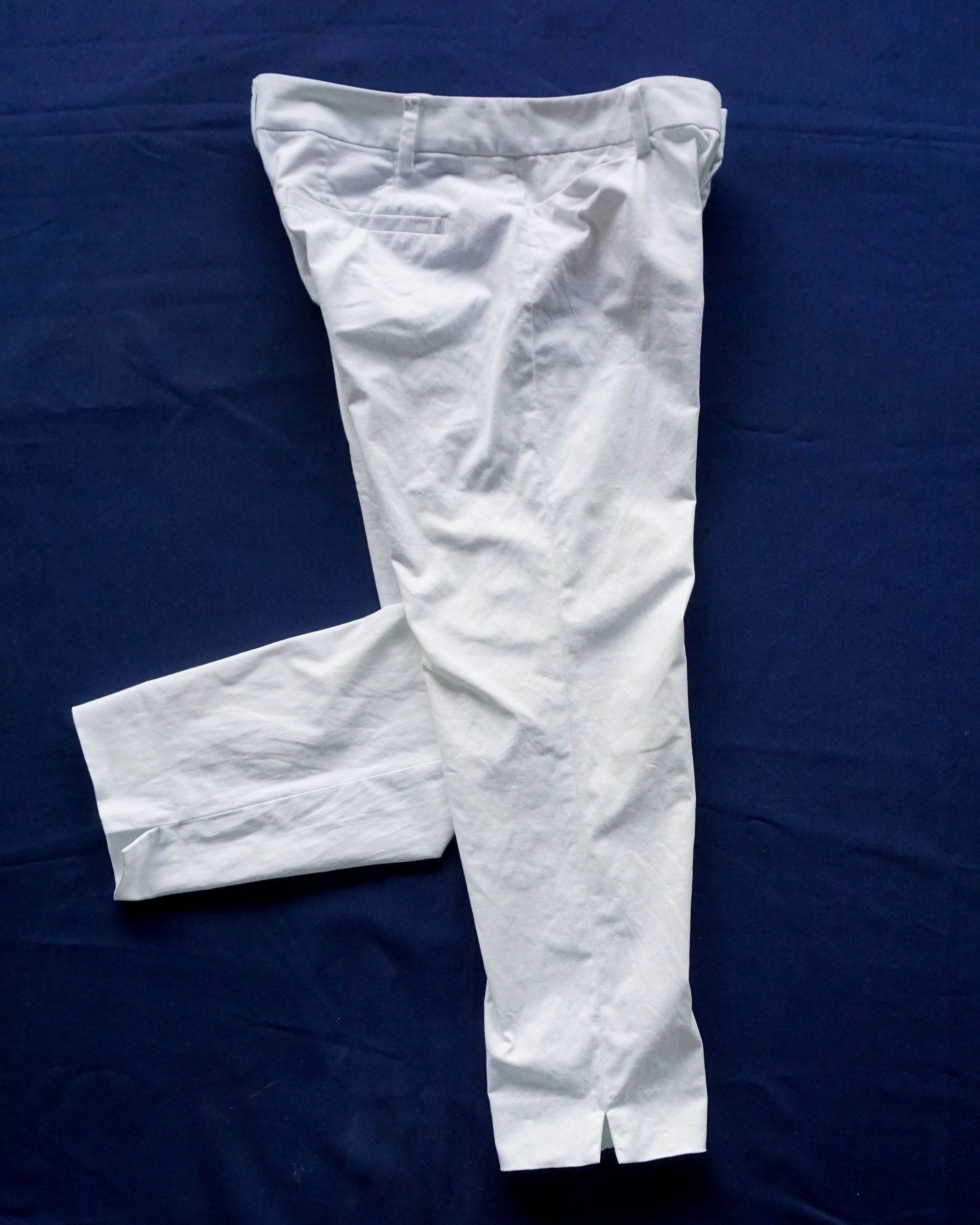 image of Uniqlo Stretchable White Cropped Pants, Women's (Size 24)