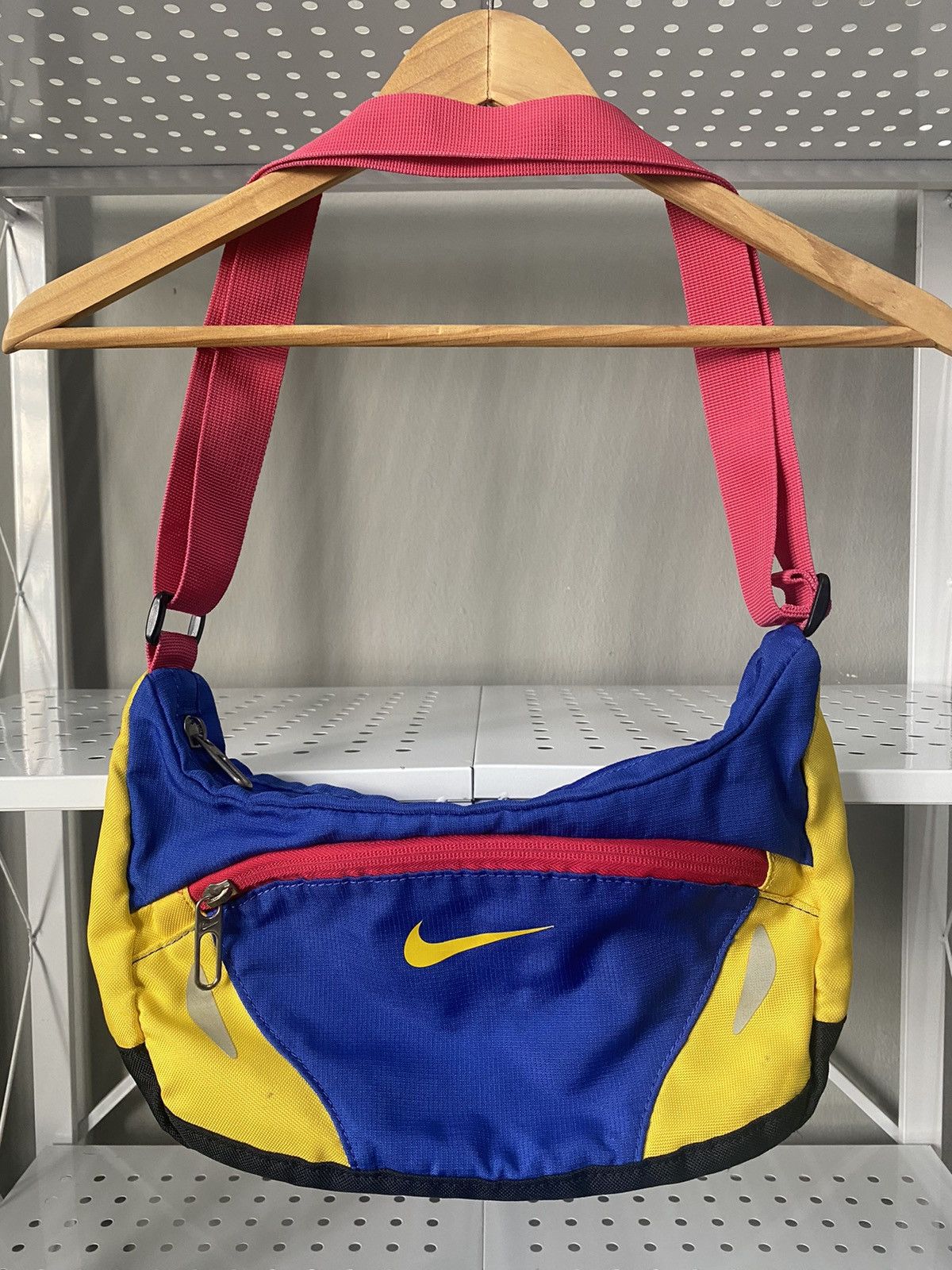 Nike Vintage Colorblock crossbody/sling bag