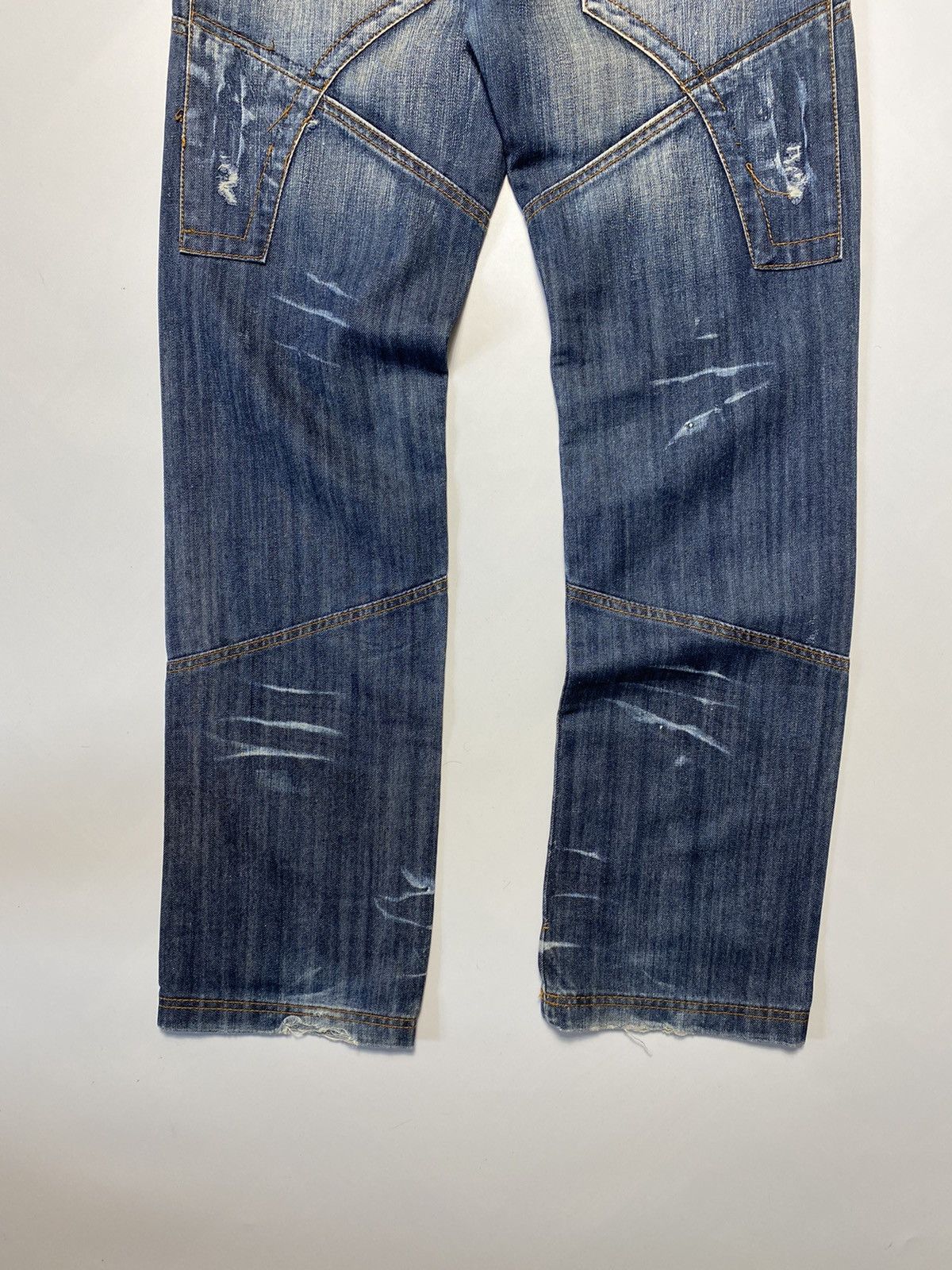 Vintage Vintage Y2k Kosmo Lupo distressed jeans size 32 Size US 32 / EU 48 - 13 Thumbnail