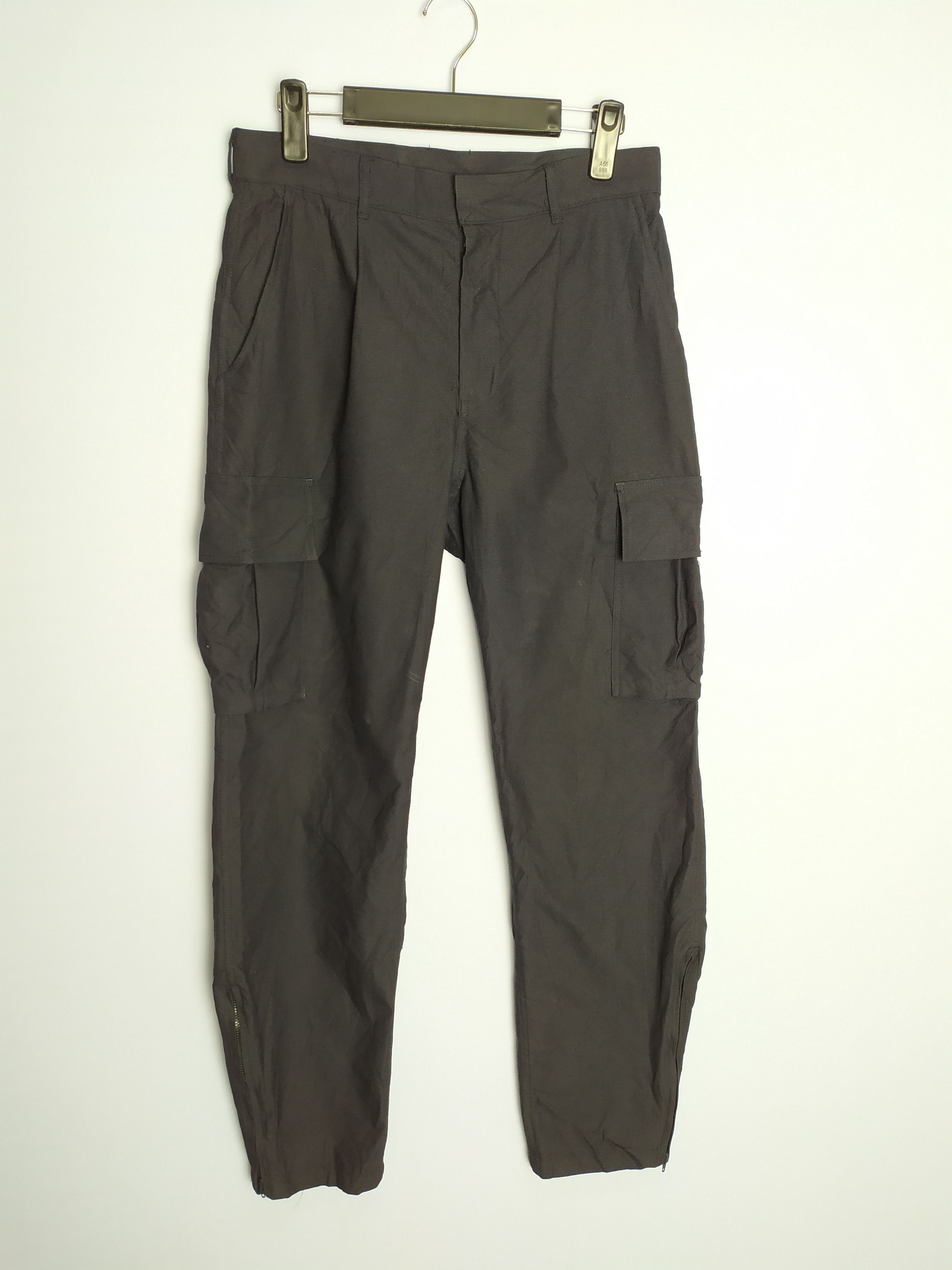 Japanese Brand JAPANESE BRAND BLACK CARGO PANTS Size US 30 / EU 46 - 5 Thumbnail