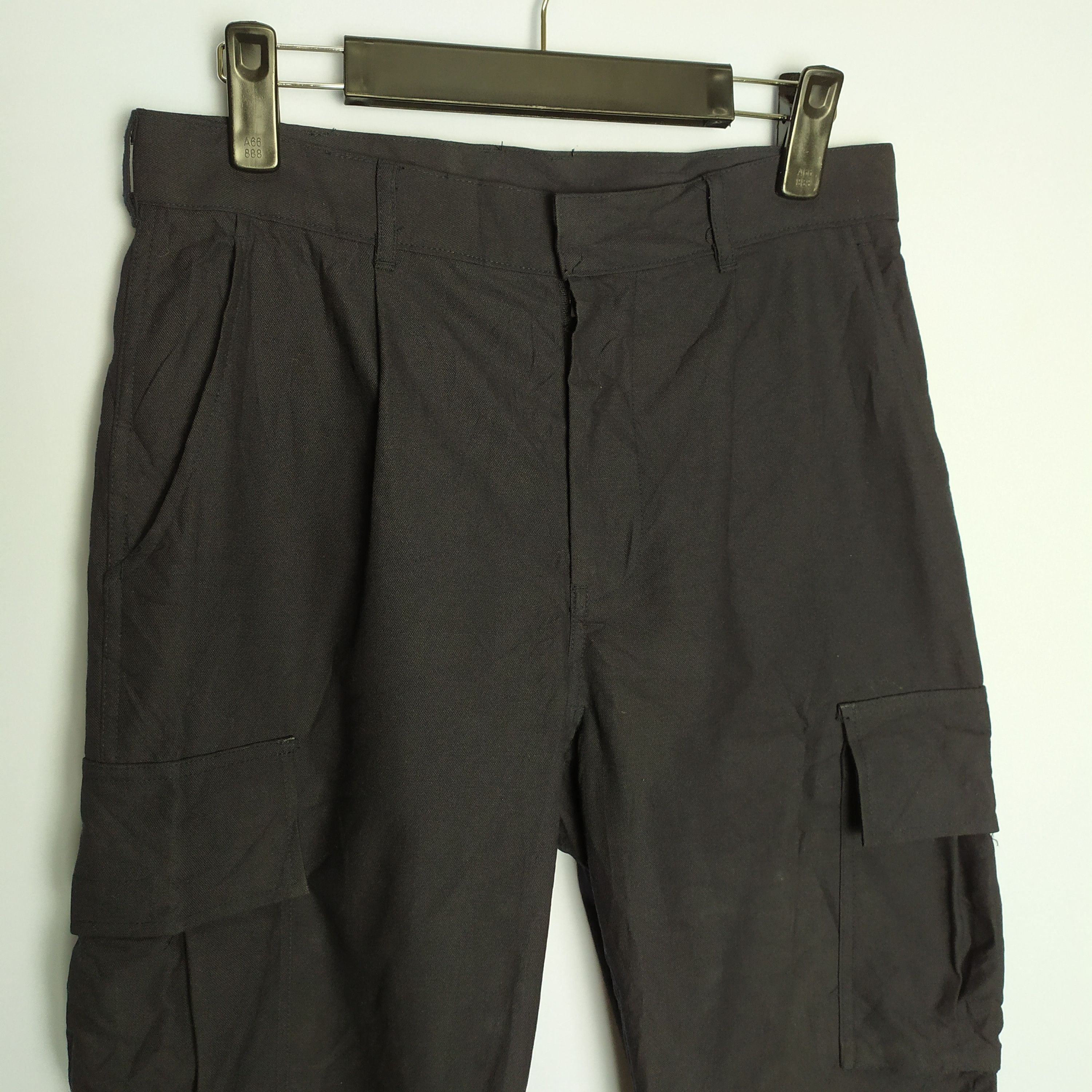 Japanese Brand JAPANESE BRAND BLACK CARGO PANTS Size US 30 / EU 46 - 2 Thumbnail