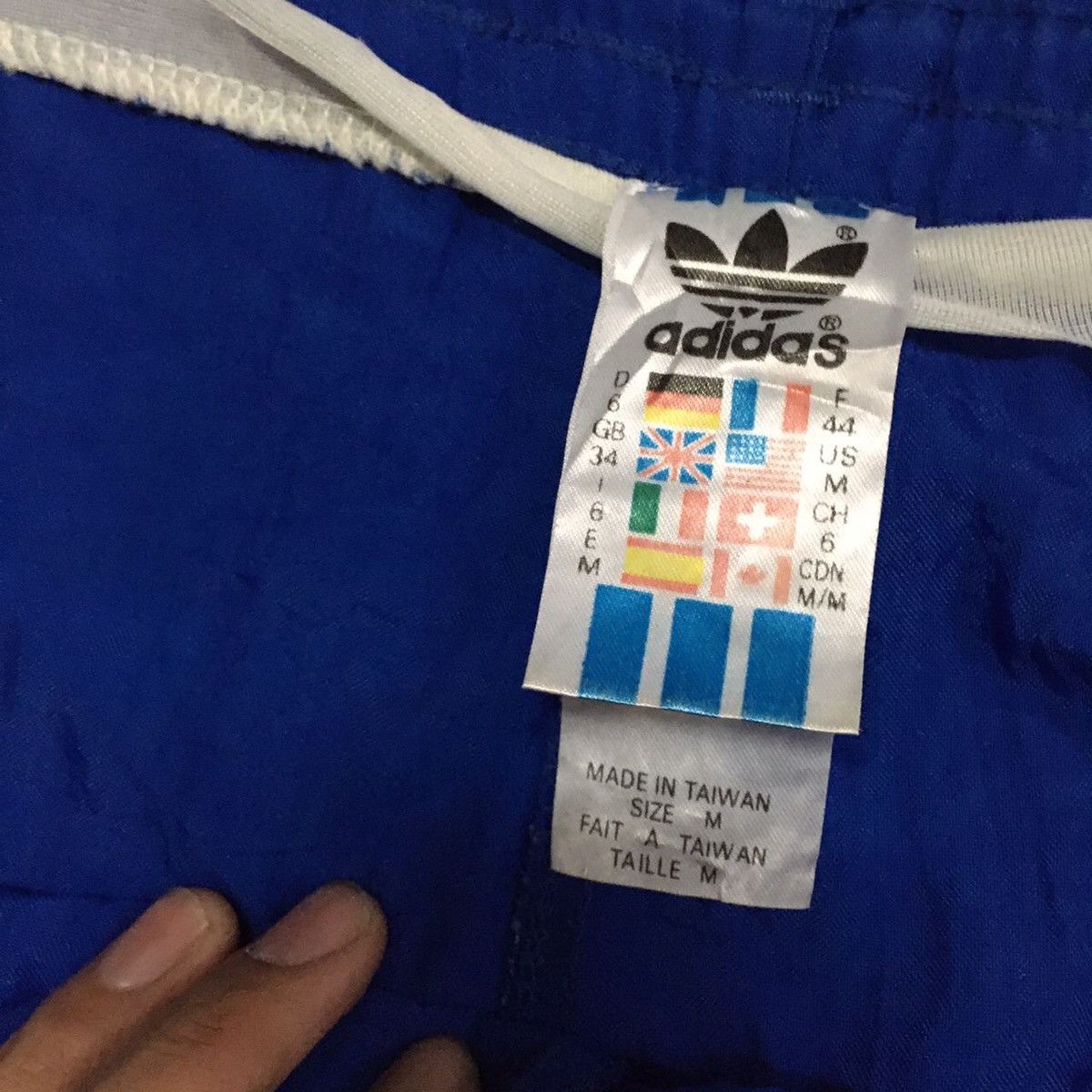 Adidas Vintage Adidas Short Pants Size US 30 / EU 46 - 3 Thumbnail