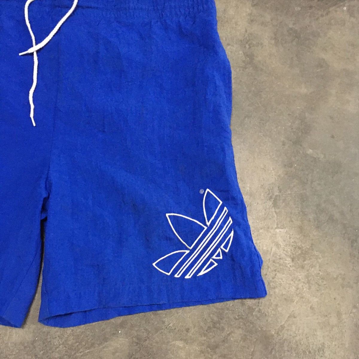 Adidas Vintage Adidas Short Pants Size US 30 / EU 46 - 2 Thumbnail