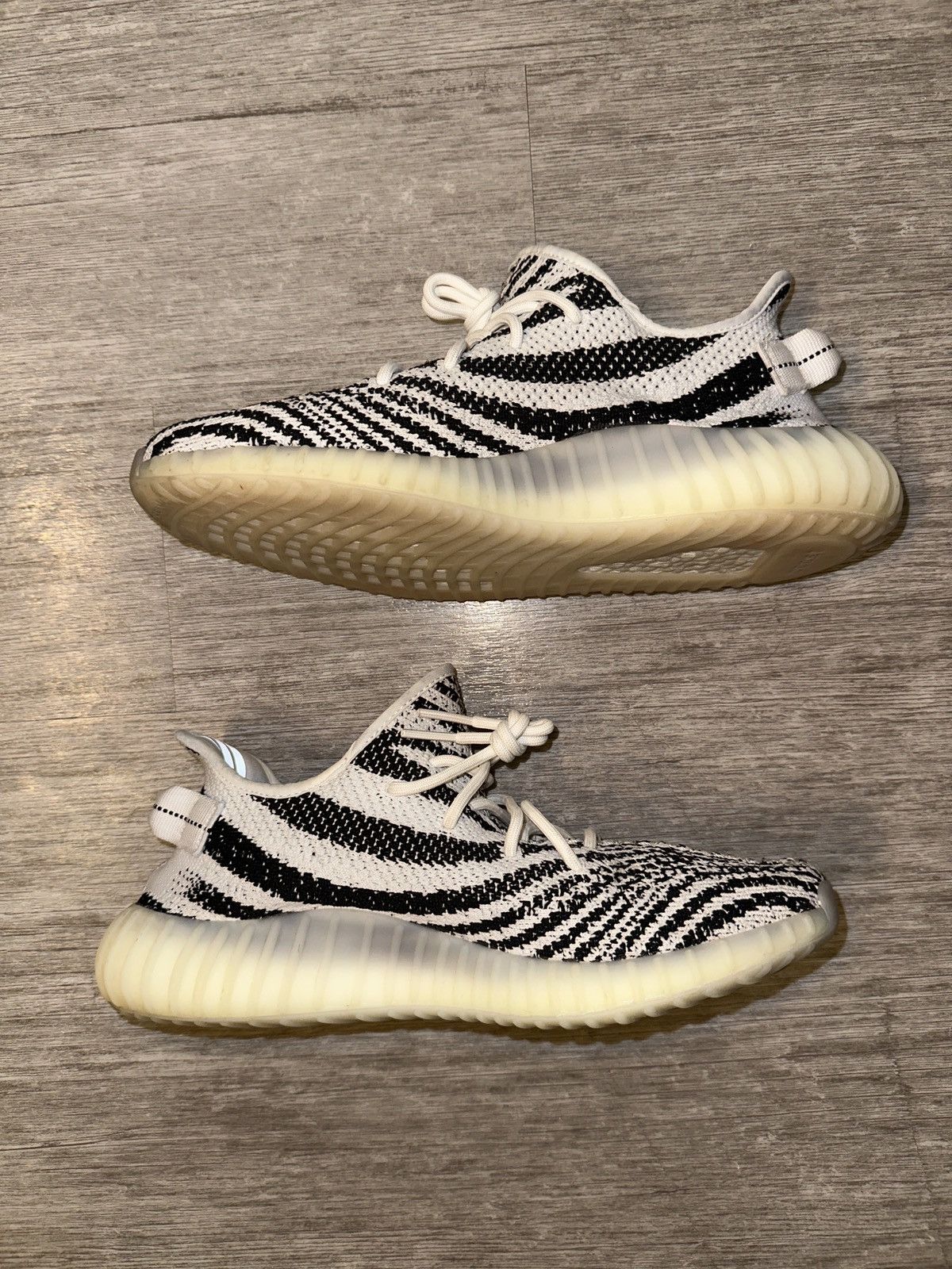 Adidas × Kanye West ADIDAS x YEEZY BOOST 350 V2 Size US 11 / EU 44 - 2 Thumbnail