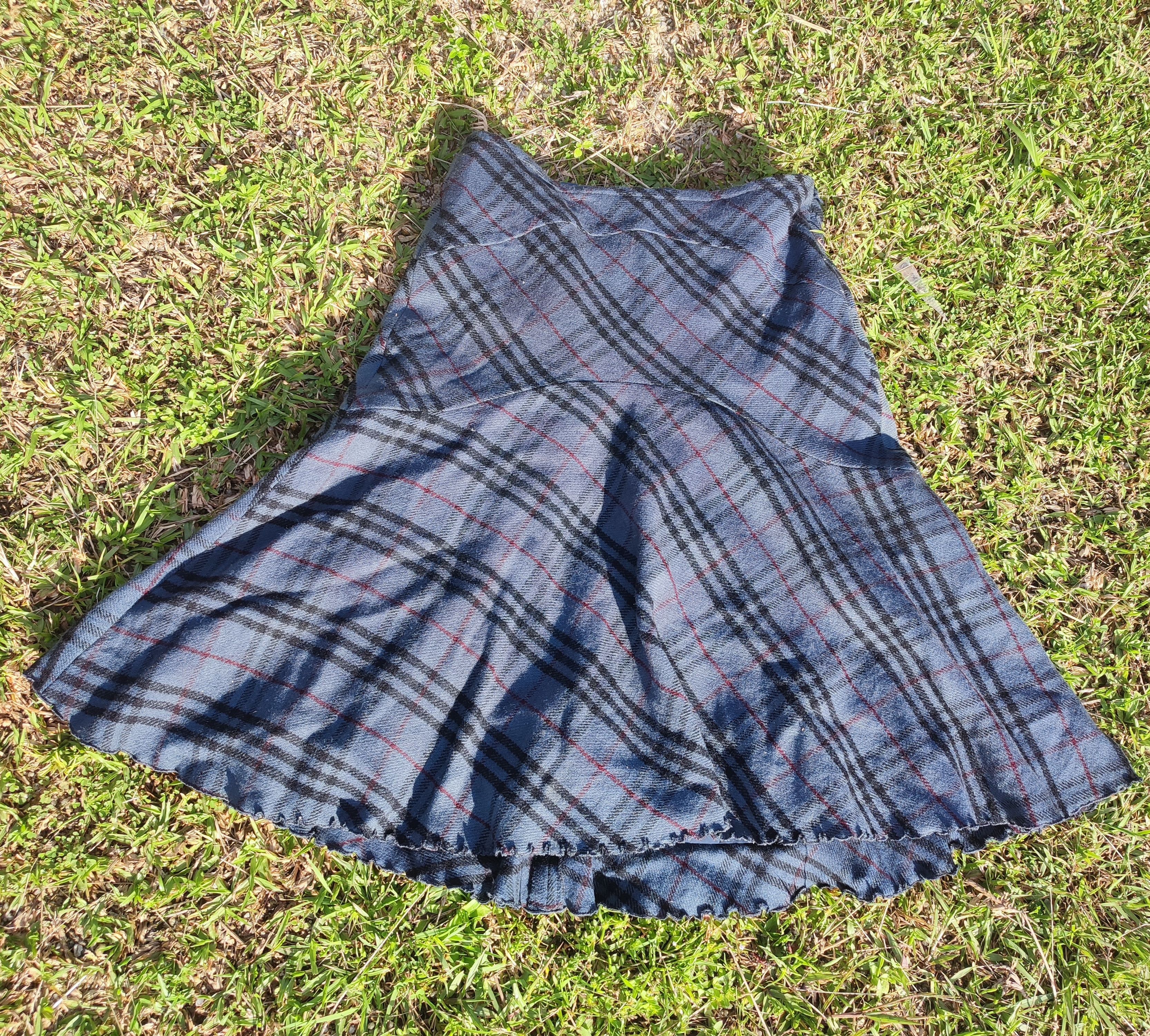 image of StealBurberry Blue Label Nova Check Midi Skirt in Green, Women's (Size 38)