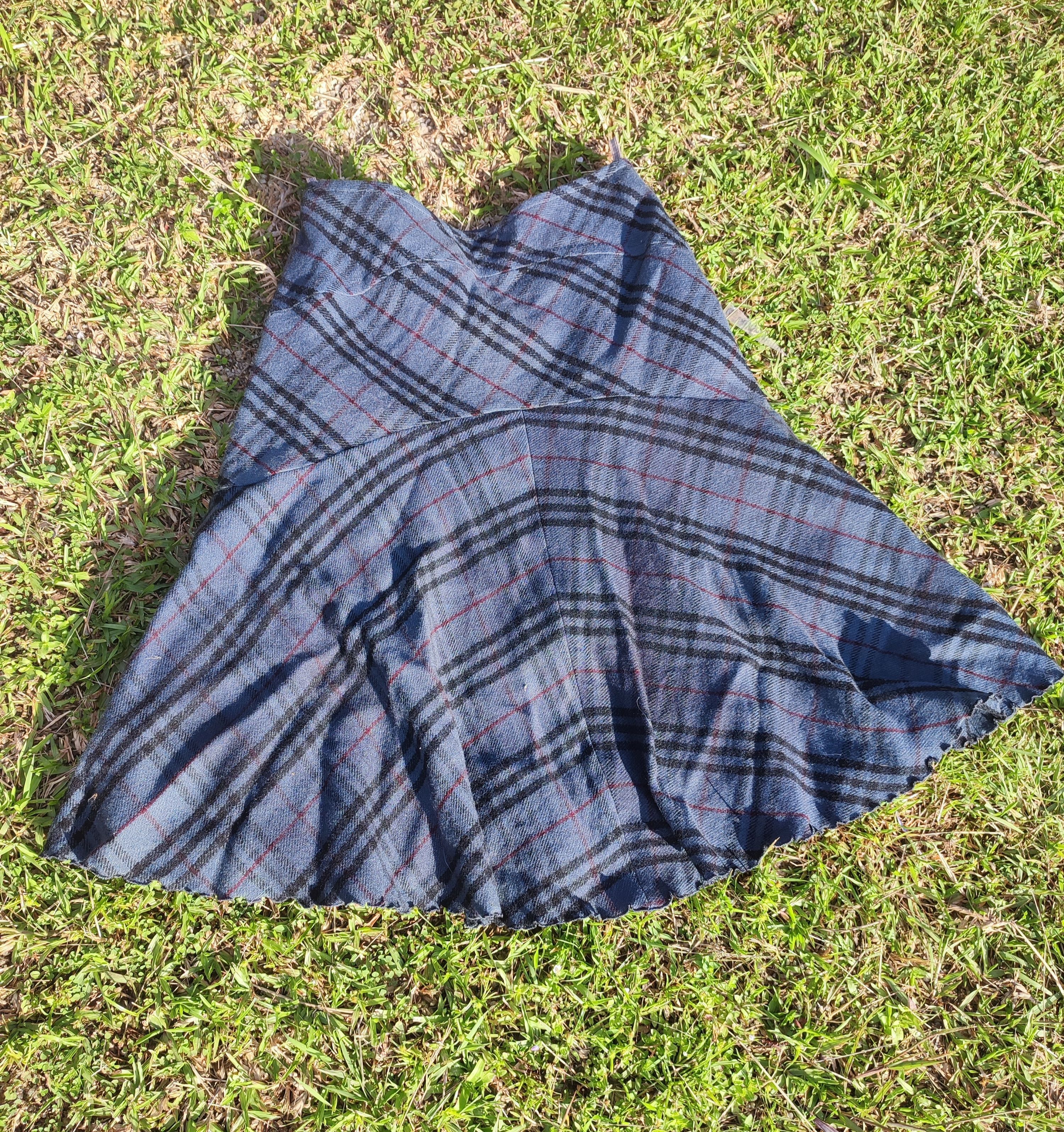 Burberry Vintage Burberry Blue Label Tartan Pleated Skirt Size 38" / US 16 / IT 52 - 4 Thumbnail