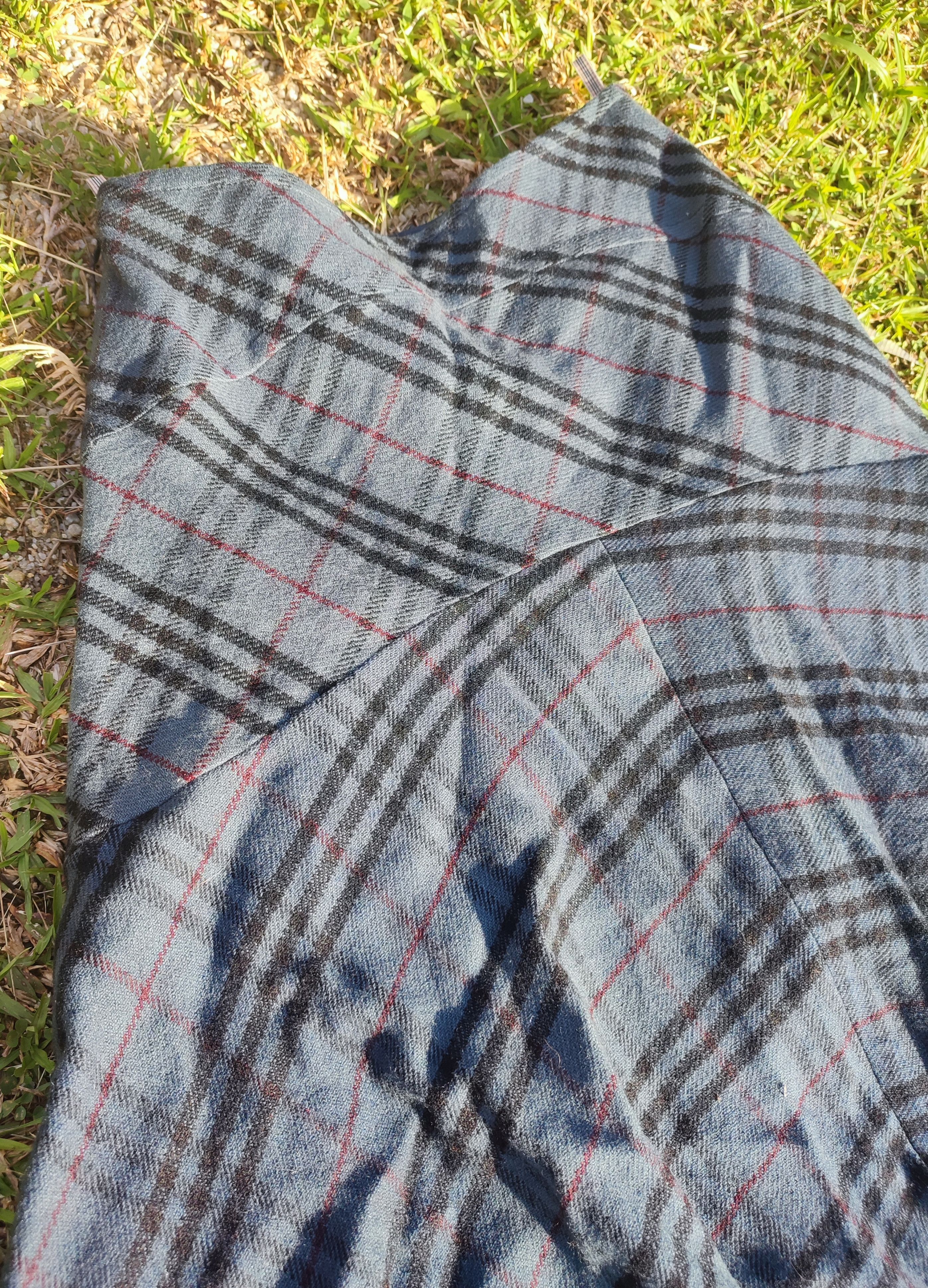 Burberry Vintage Burberry Blue Label Tartan Pleated Skirt Size 38" / US 16 / IT 52 - 5 Thumbnail