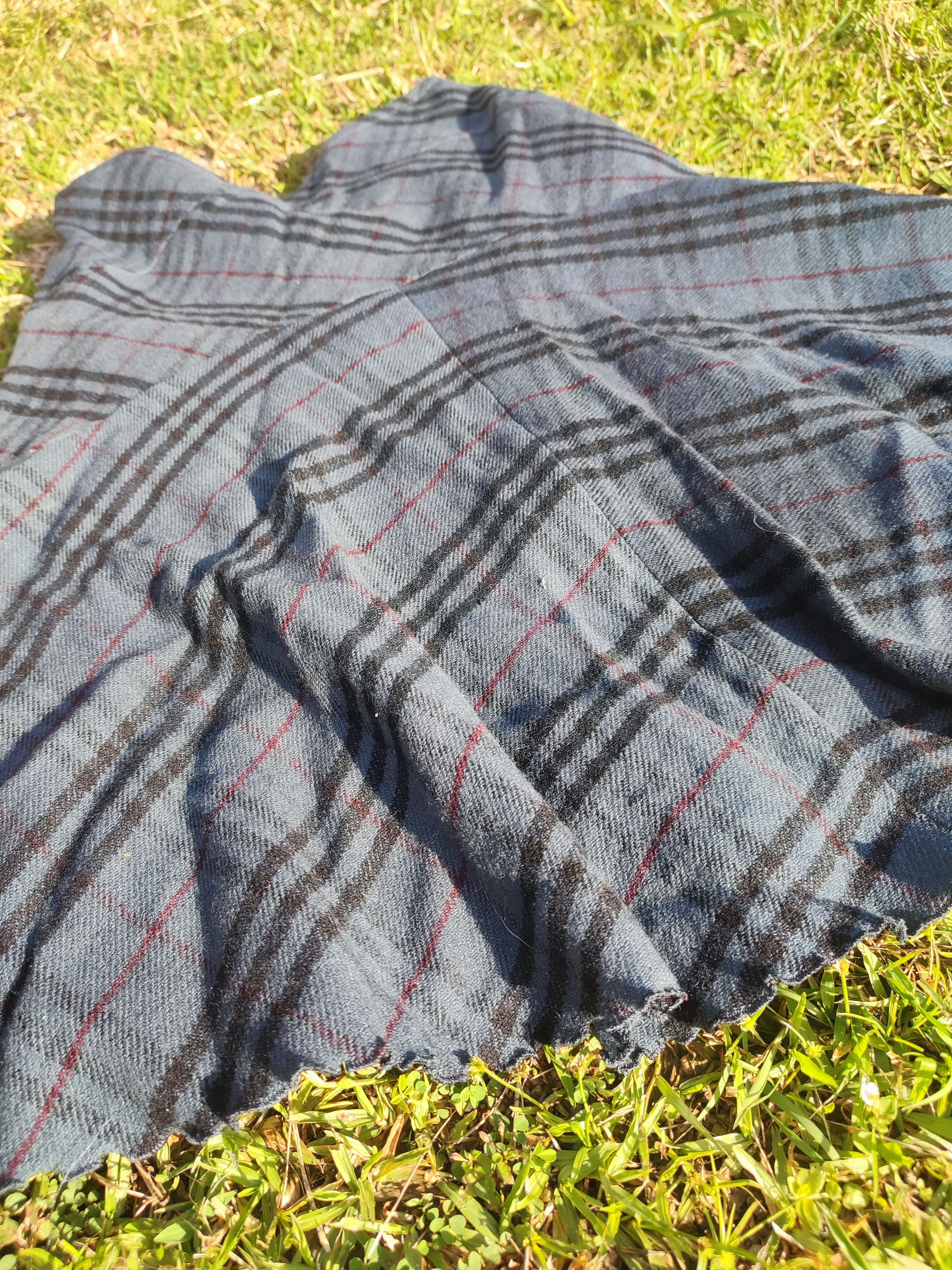 Burberry Vintage Burberry Blue Label Tartan Pleated Skirt Size 38" / US 16 / IT 52 - 9 Thumbnail