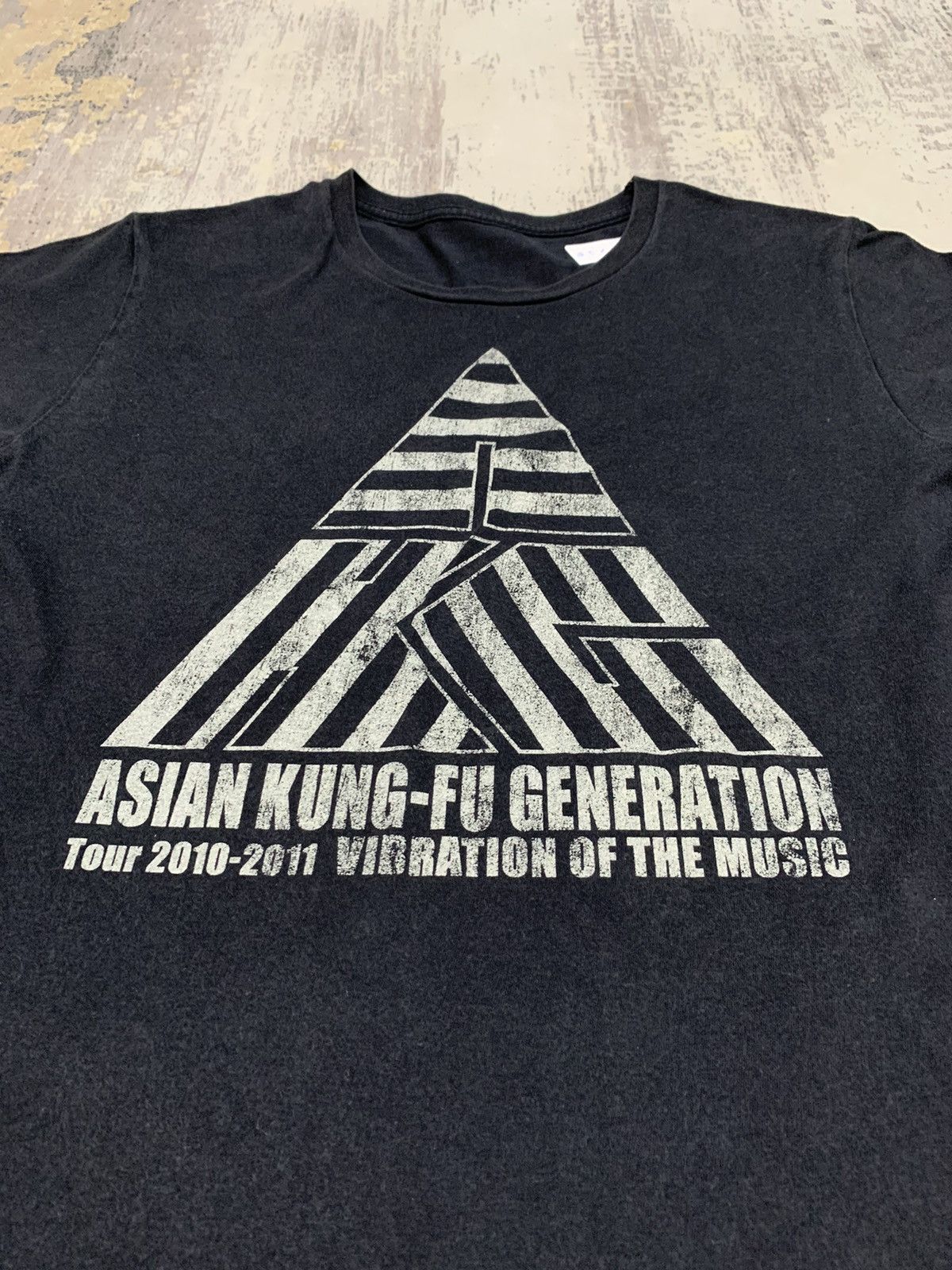 Band Tees Asian Kung-fu Generation Vibration Of The Music Tour Shirt Size US S / EU 44-46 / 1 - 3 Thumbnail