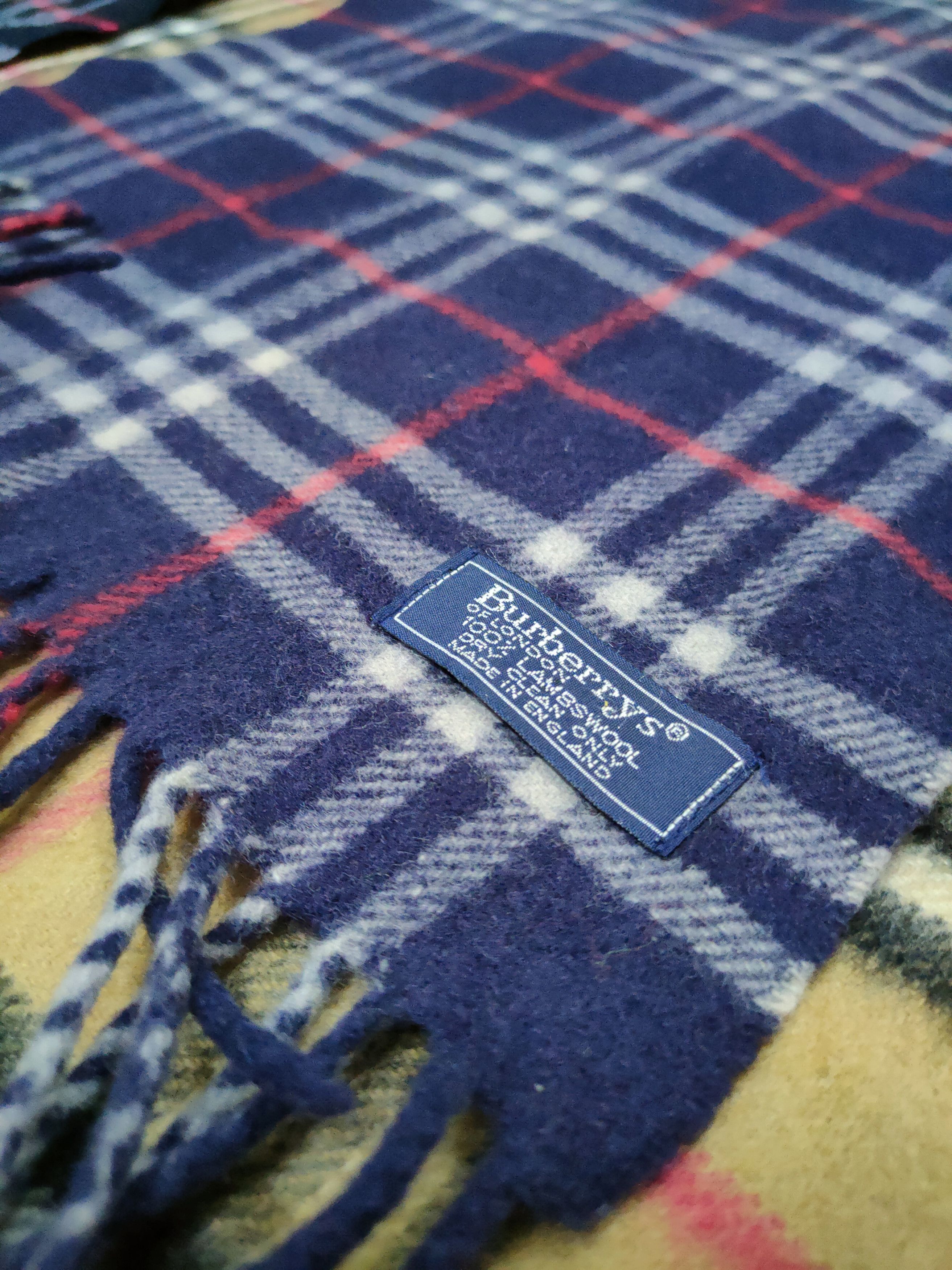 Burberry Bundle - Burberrys Novacheck Lambswool and Cashmere Scarves Size ONE SIZE - 12 Thumbnail