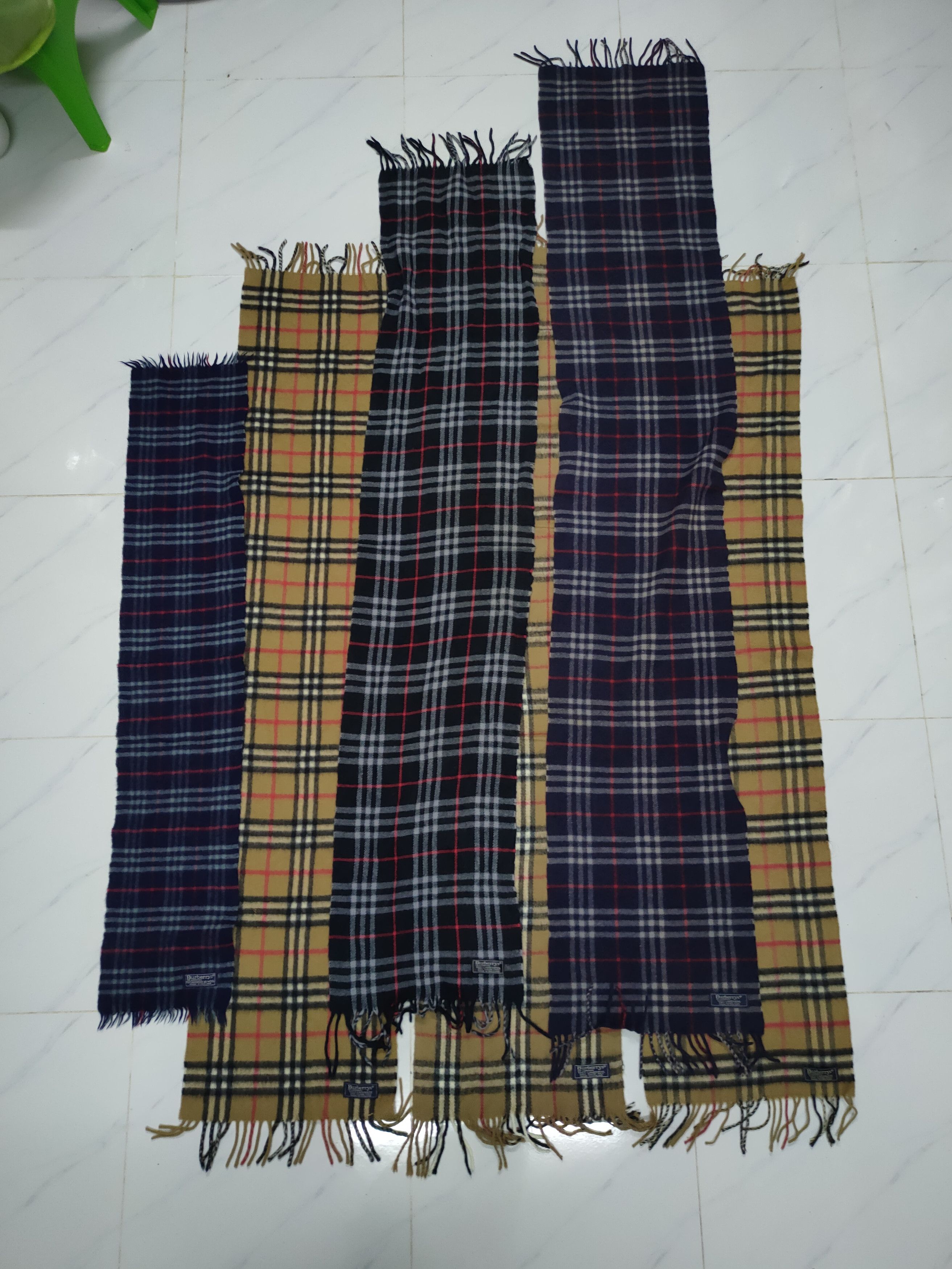 Burberry Bundle - Burberrys Novacheck Lambswool and Cashmere Scarves Size ONE SIZE - 3 Thumbnail