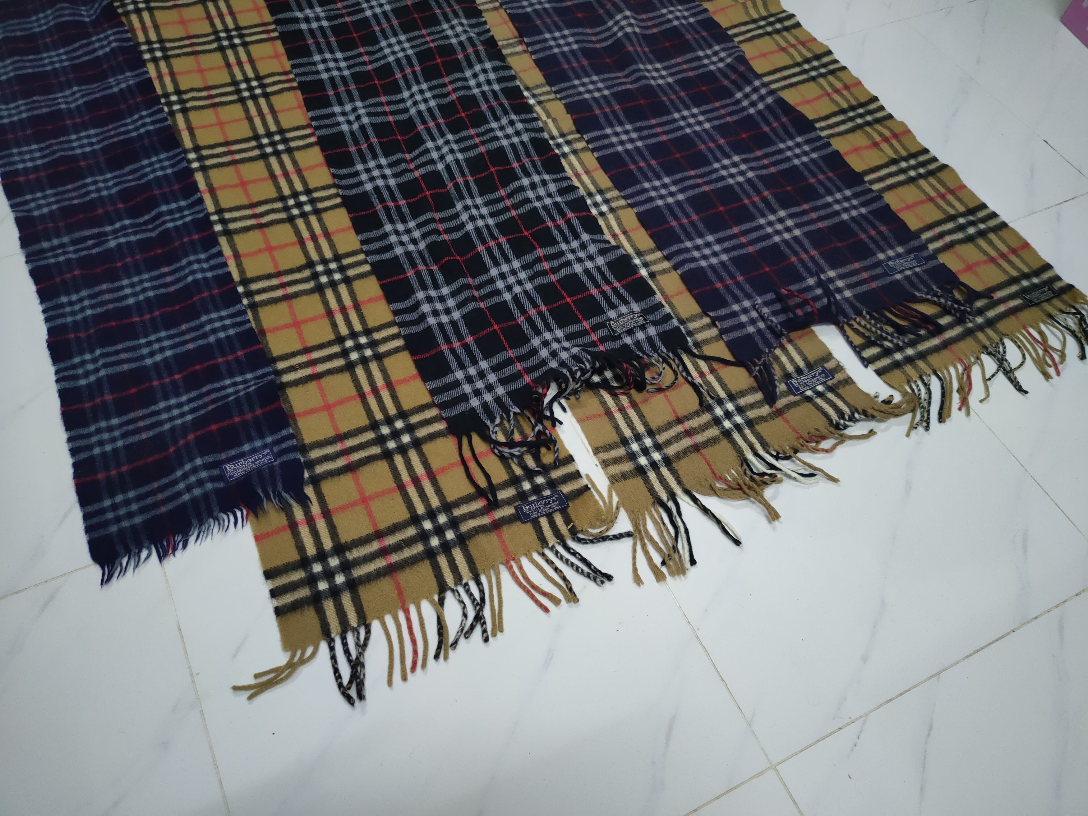 Burberry Bundle - Burberrys Novacheck Lambswool and Cashmere Scarves Size ONE SIZE - 4 Thumbnail