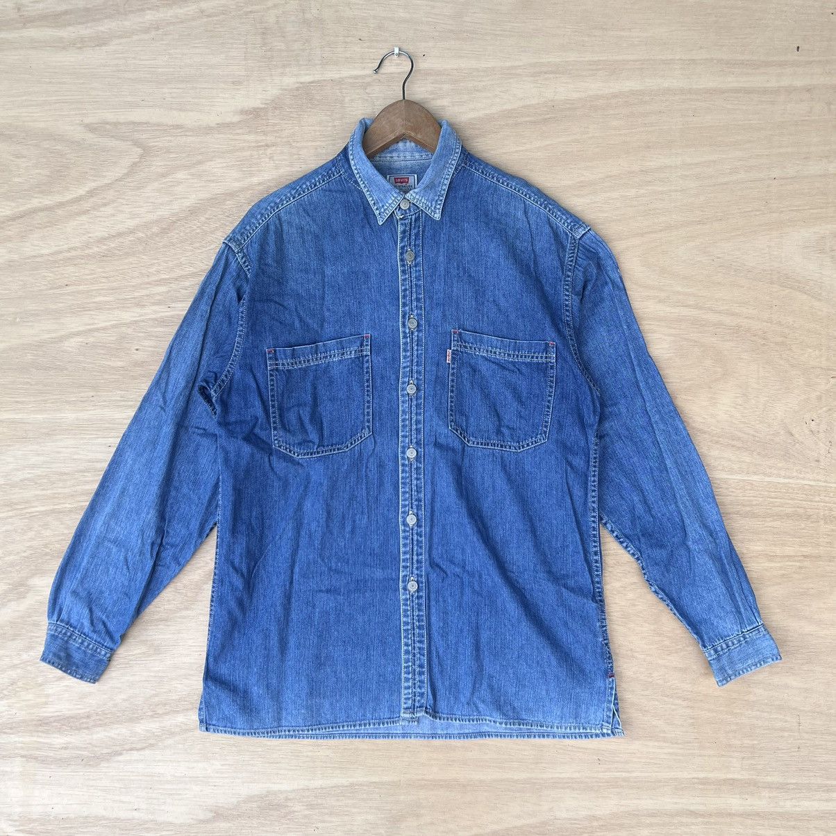 VINTAGE LEVI’S DENIM SHIRT BUTTON UP