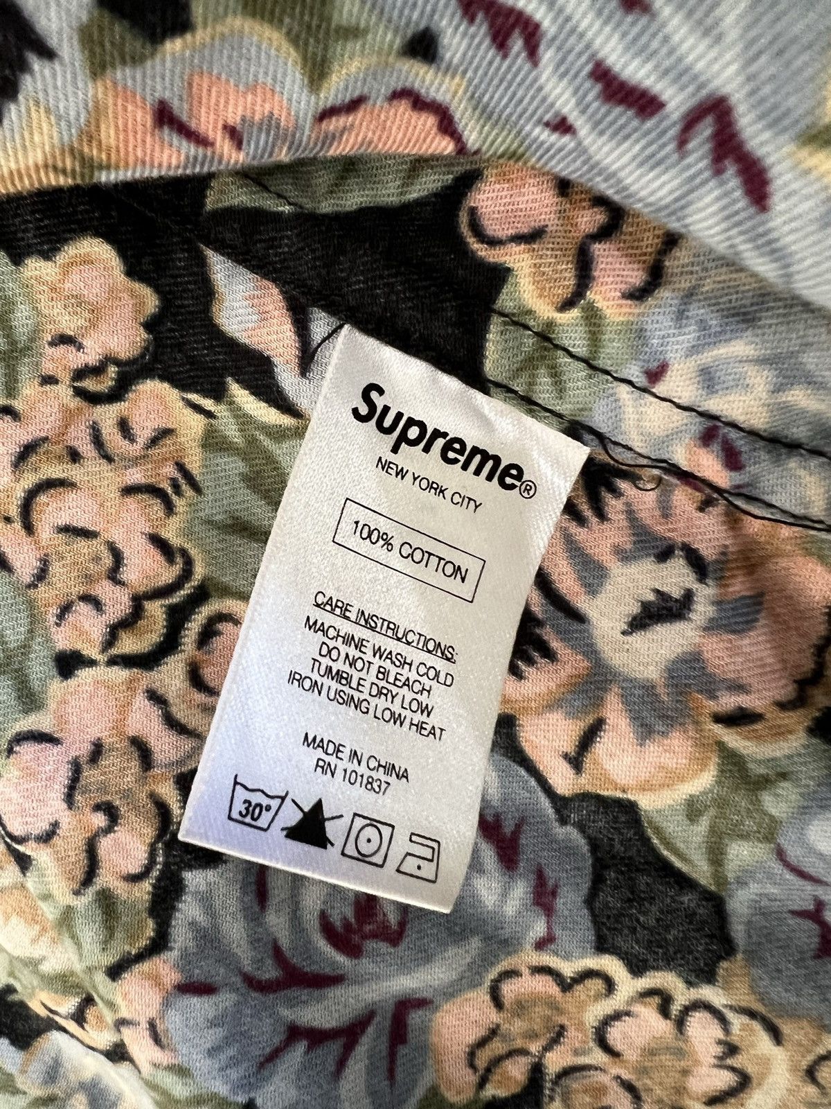 Supreme RARE Supreme Floral Button Up Shirt Black Size Medium CLEAN Size US M / EU 48-50 / 2 - 7 Thumbnail