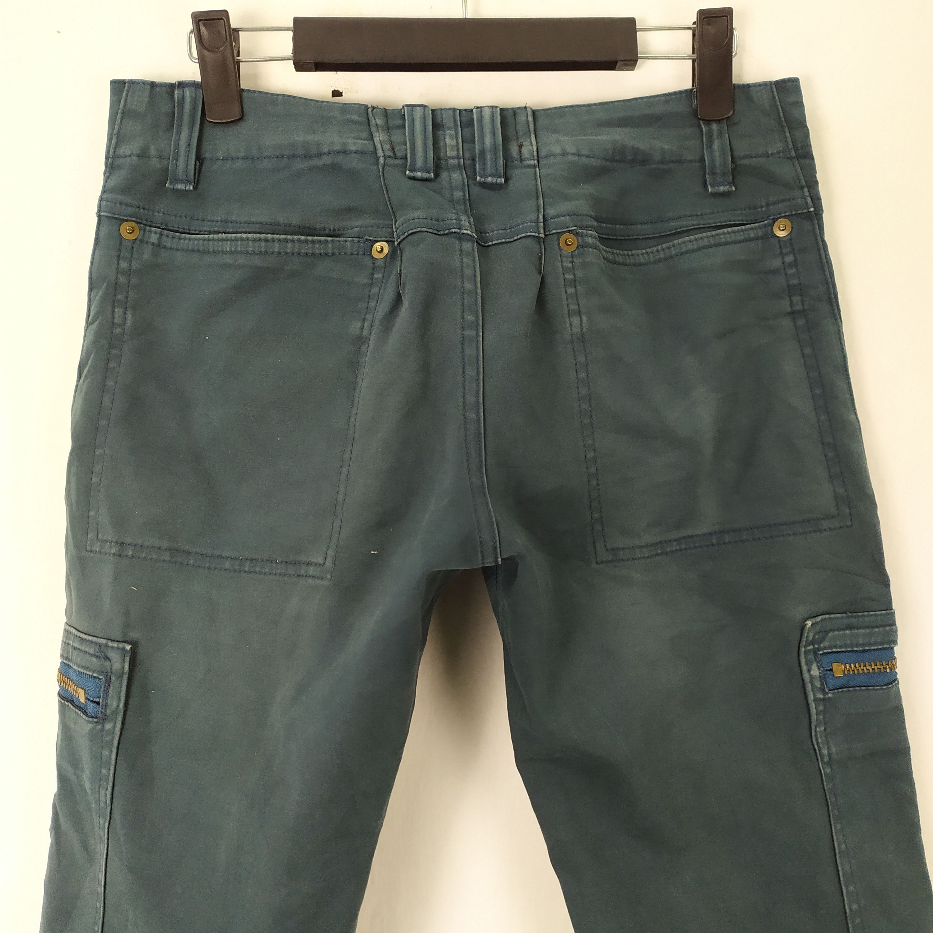 Japanese Brand VINTAGE AND A FADED CARGO PANTS ZIPPER POCKET Size US 30 / EU 46 - 9 Thumbnail
