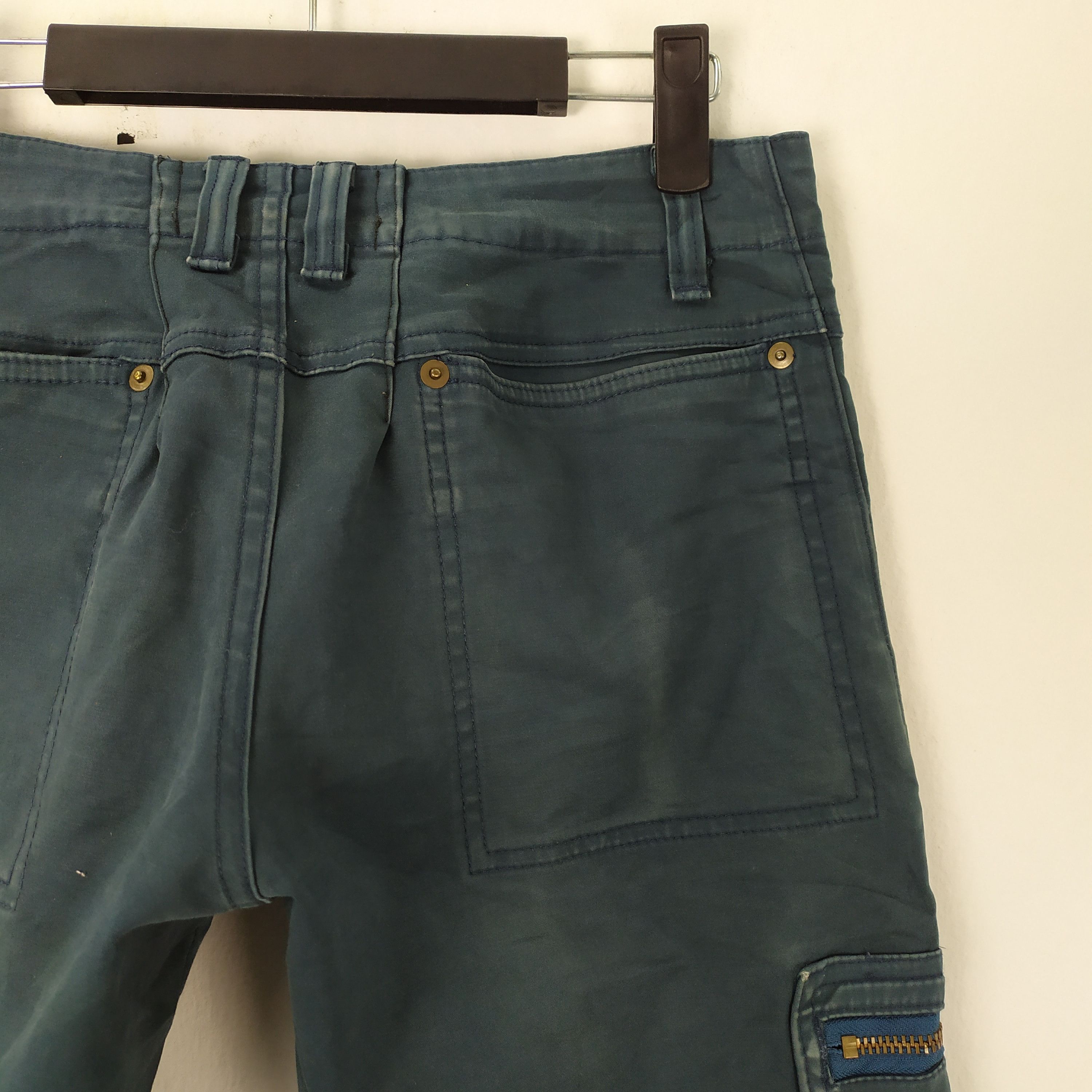 Japanese Brand VINTAGE AND A FADED CARGO PANTS ZIPPER POCKET Size US 30 / EU 46 - 10 Thumbnail