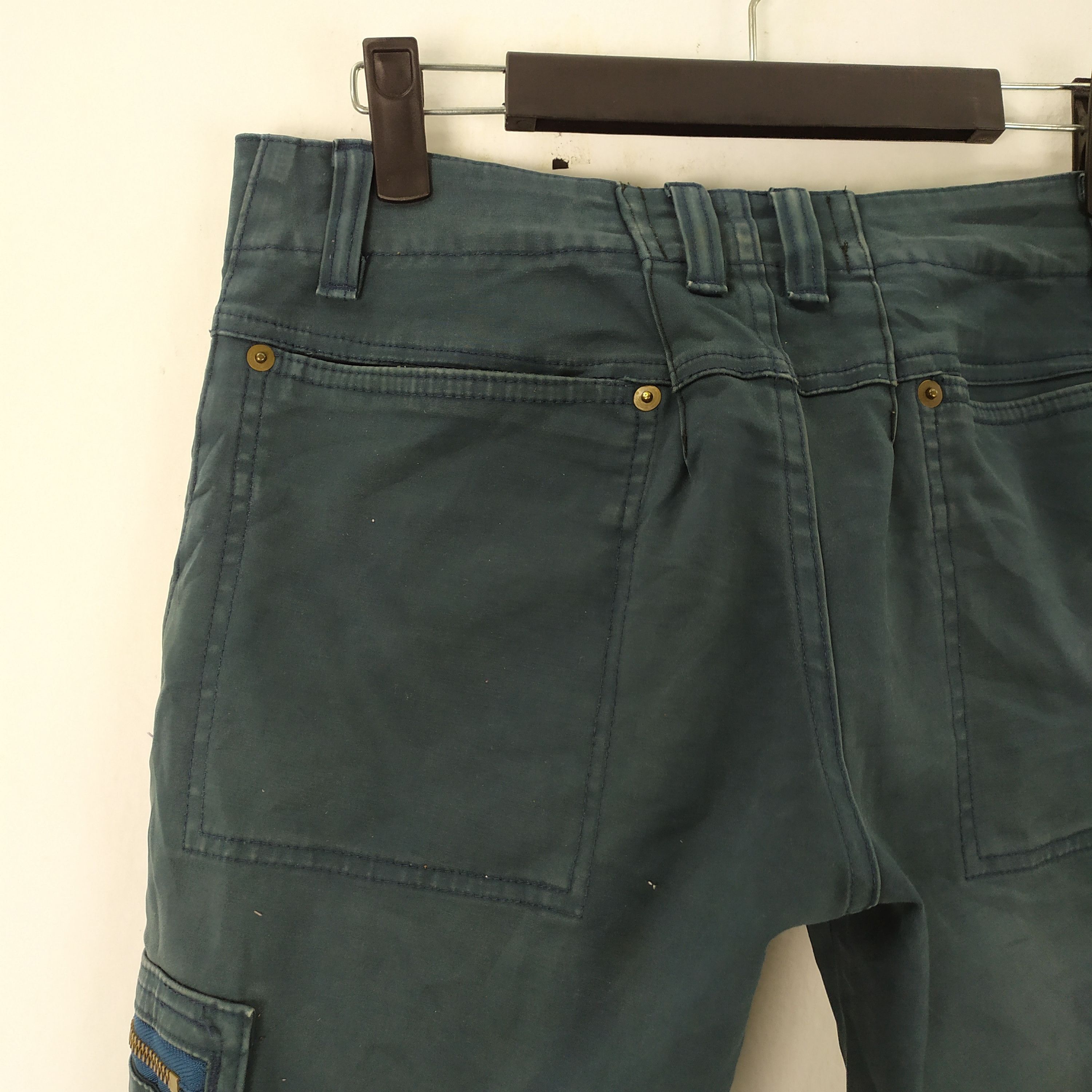Japanese Brand VINTAGE AND A FADED CARGO PANTS ZIPPER POCKET Size US 30 / EU 46 - 11 Thumbnail