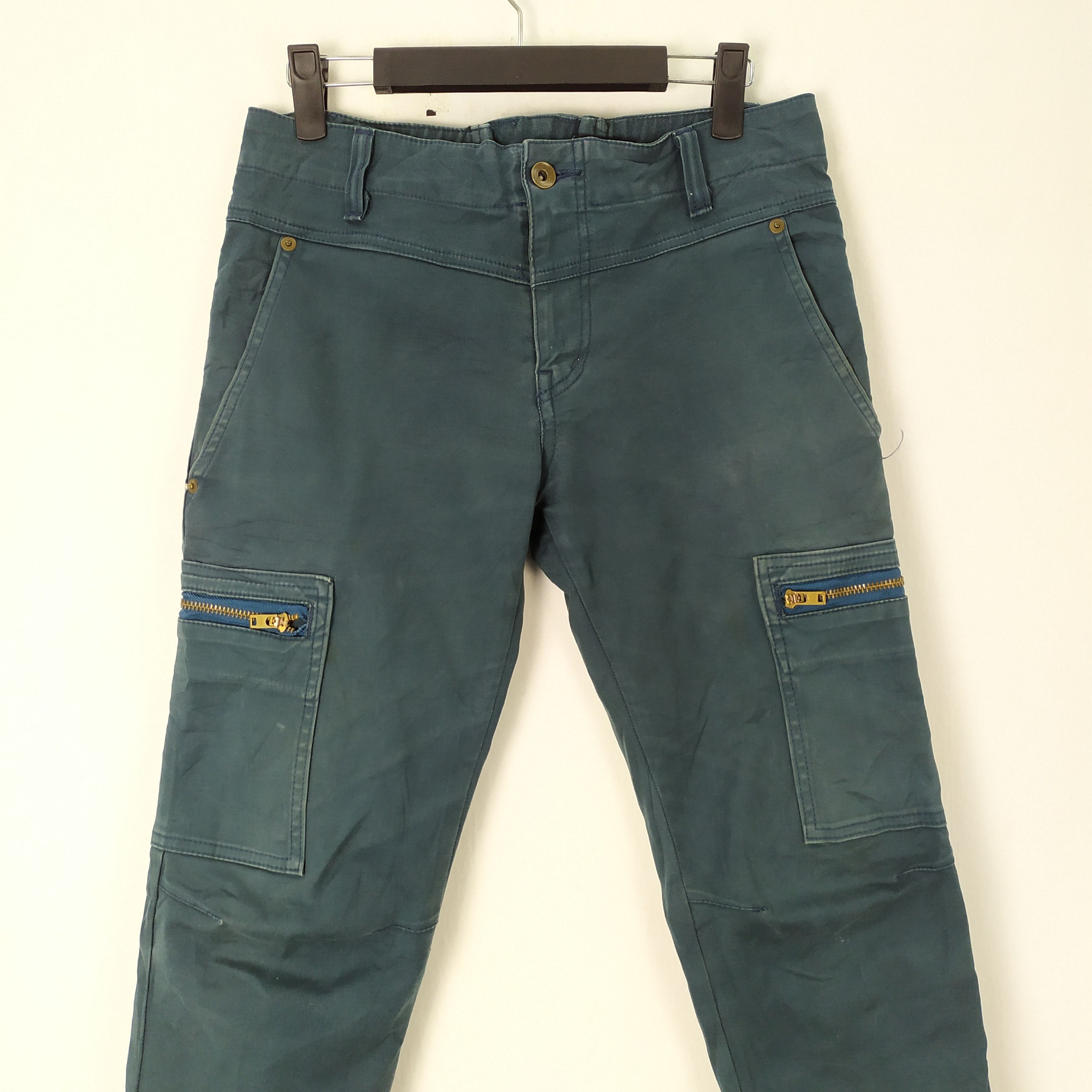 Japanese Brand VINTAGE AND A FADED CARGO PANTS ZIPPER POCKET Size US 30 / EU 46 - 2 Thumbnail