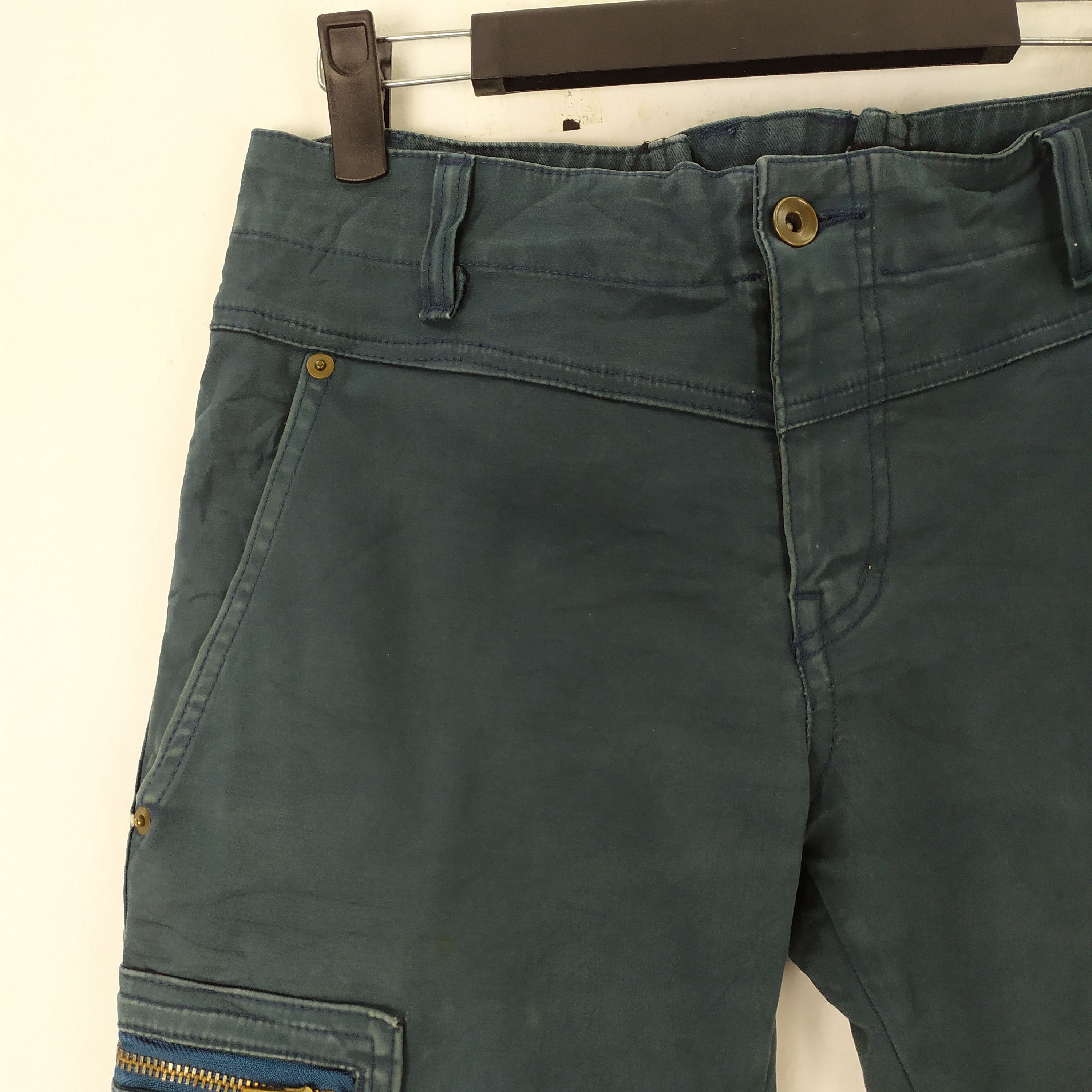 Japanese Brand VINTAGE AND A FADED CARGO PANTS ZIPPER POCKET Size US 30 / EU 46 - 5 Thumbnail