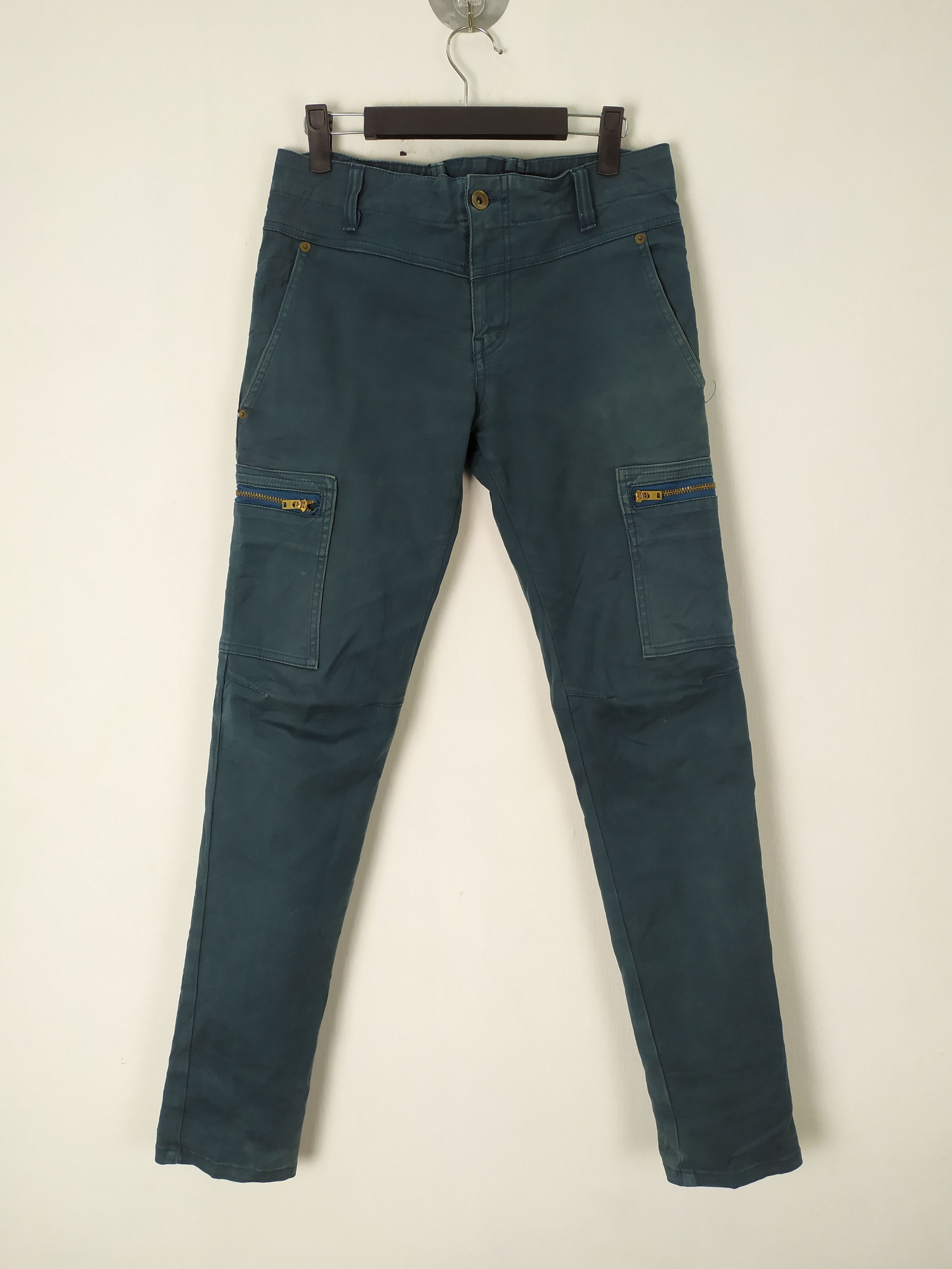 Japanese Brand VINTAGE AND A FADED CARGO PANTS ZIPPER POCKET Size US 30 / EU 46 - 1 Thumbnail