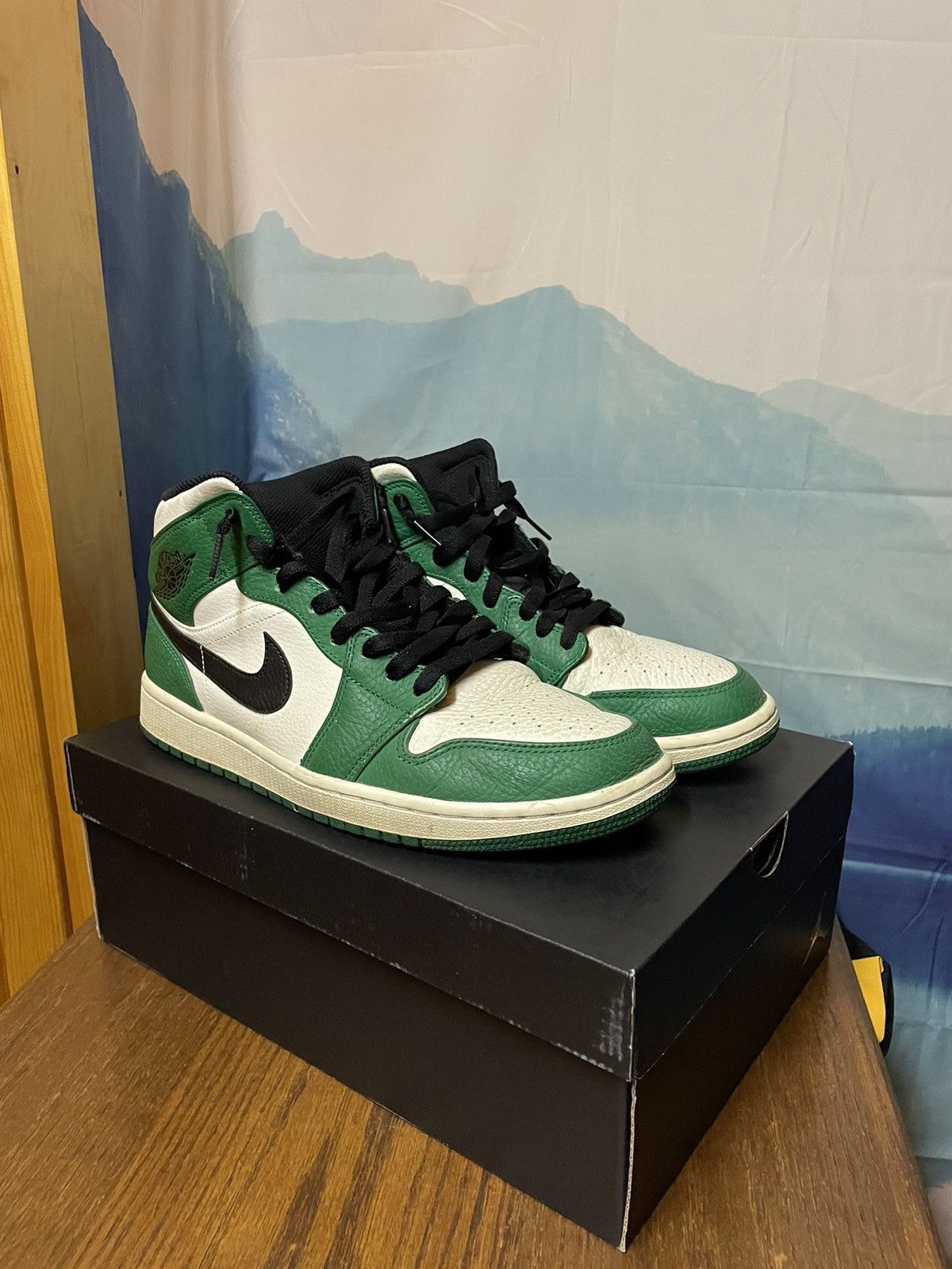 Jordan pine green mid